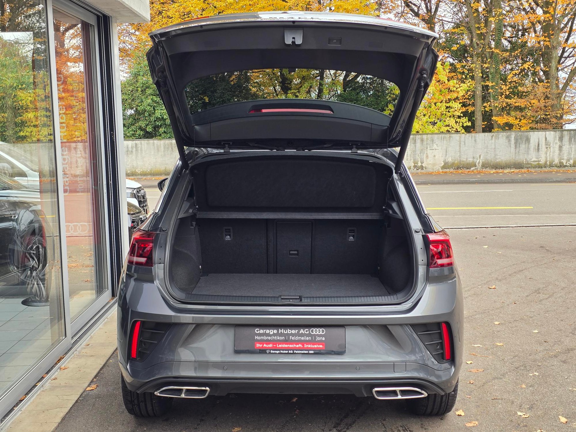 VW T-Roc 2.0 TSI R-Line DSG 4Motion-image-5