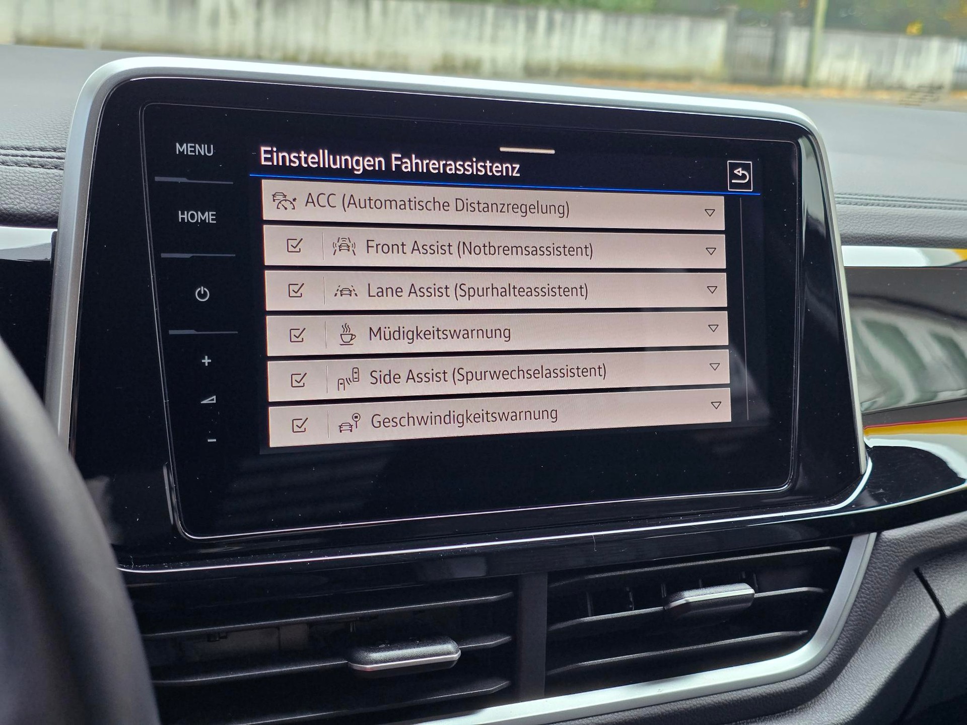 VW T-Roc 2.0 TSI R-Line DSG 4Motion-image-11