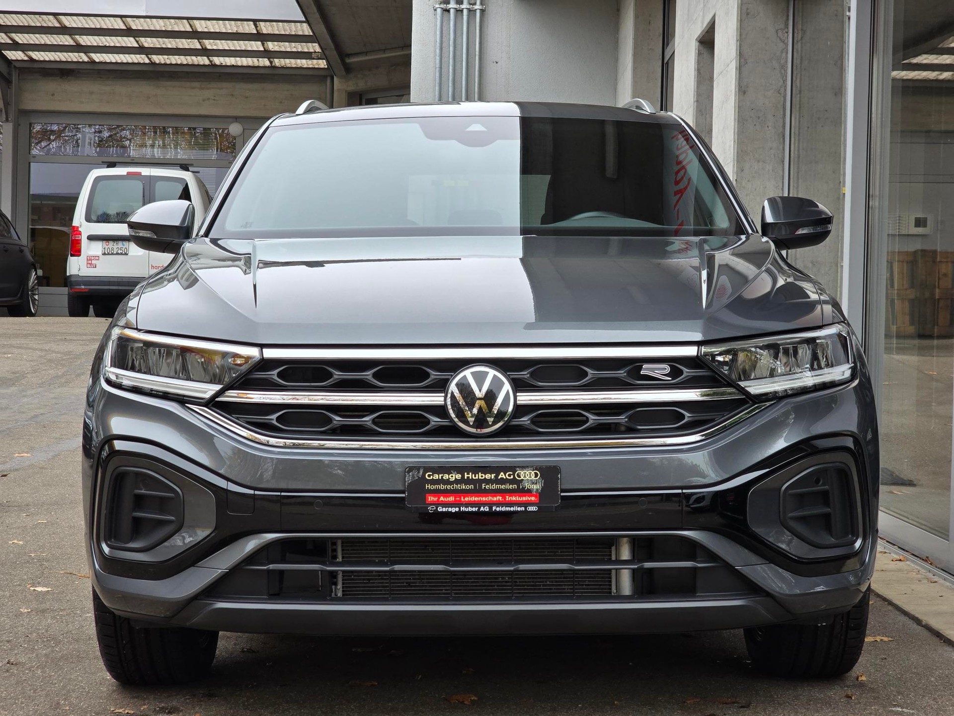 VW T-Roc 2.0 TSI R-Line DSG 4Motion-showroom-element-3