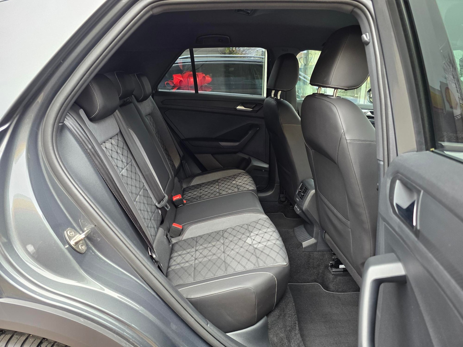VW T-Roc 2.0 TSI R-Line DSG 4Motion-image-7