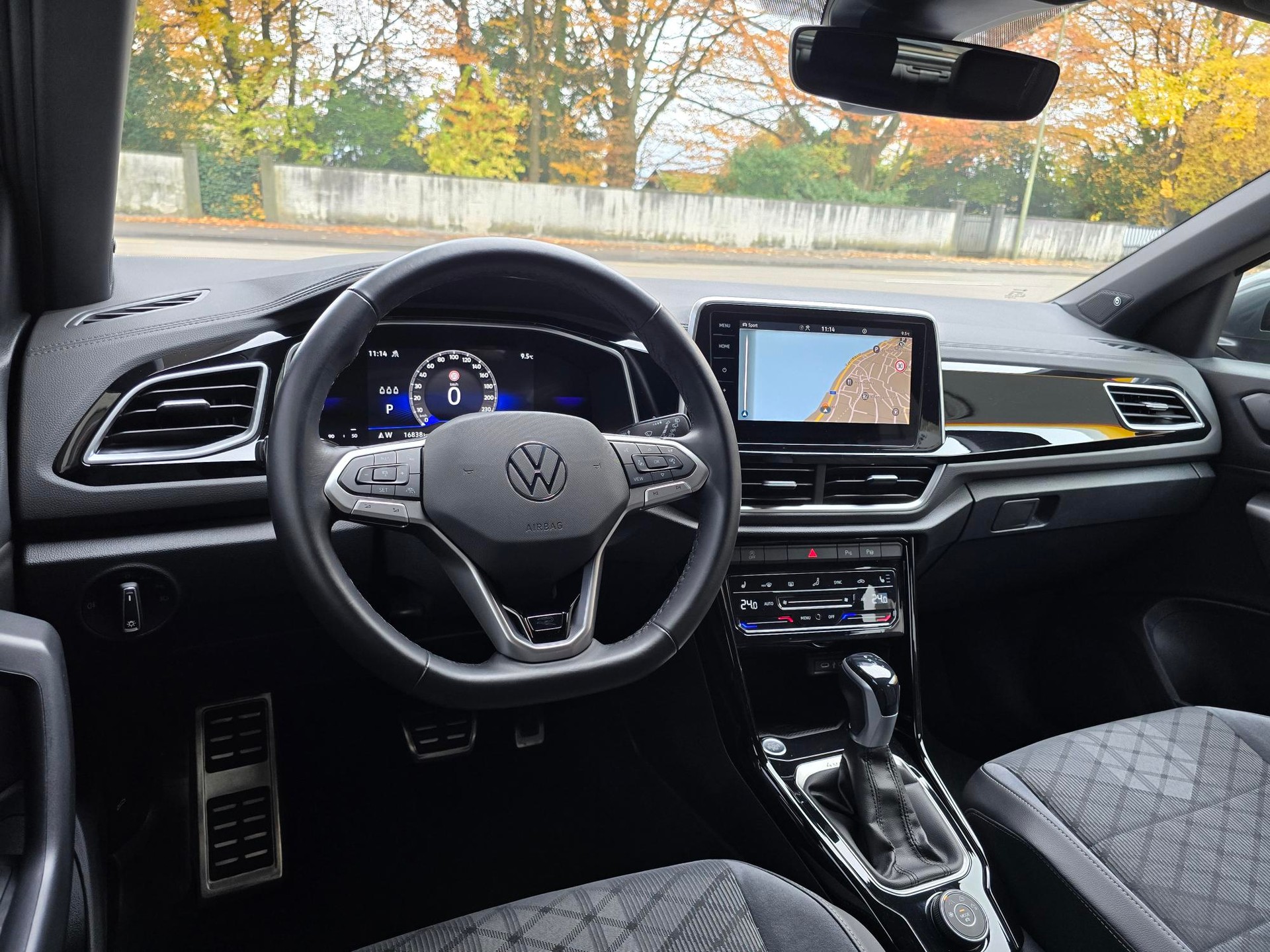 VW T-Roc 2.0 TSI R-Line DSG 4Motion-image-9