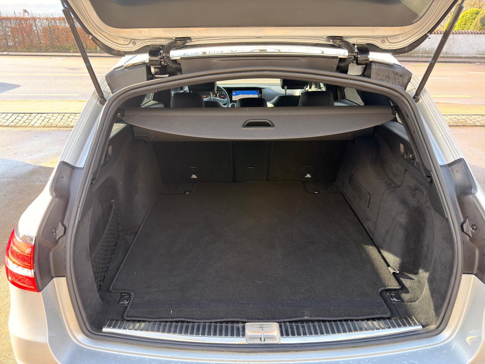 MERCEDES-BENZ E 200 Avantgarde 4 Matic 9G-Tronic-image-13