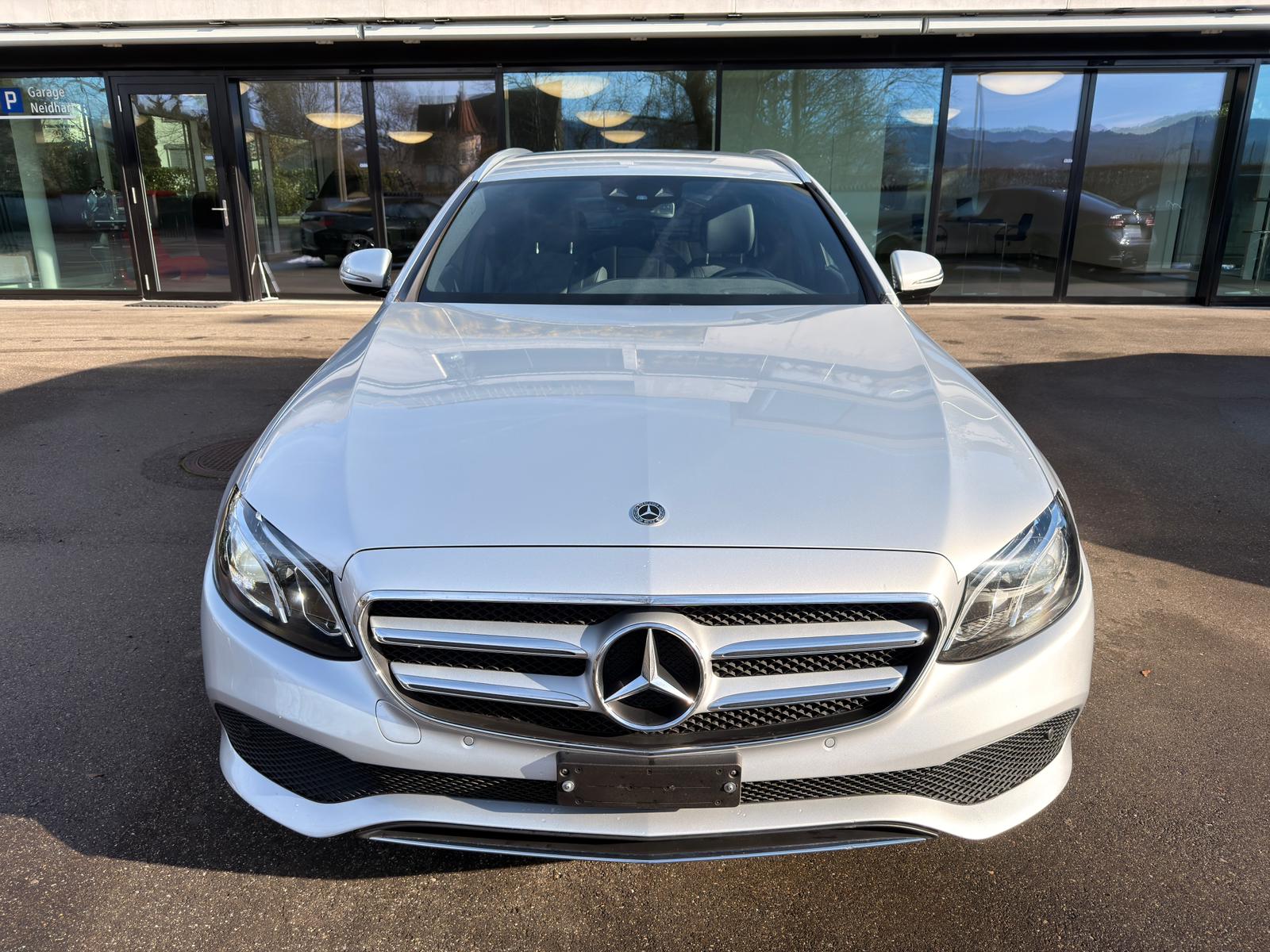 MERCEDES-BENZ E 200 Avantgarde 4 Matic 9G-Tronic-image-4