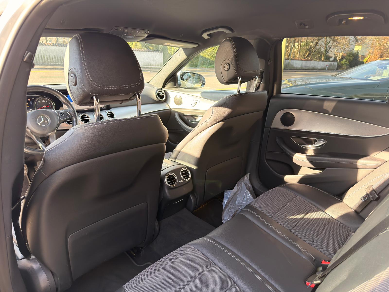 MERCEDES-BENZ E 200 Avantgarde 4 Matic 9G-Tronic-image-12