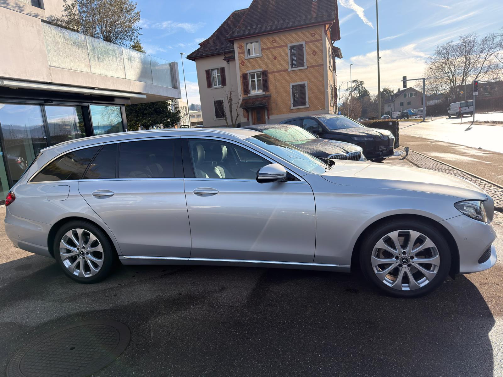 MERCEDES-BENZ E 200 Avantgarde 4 Matic 9G-Tronic-image-7