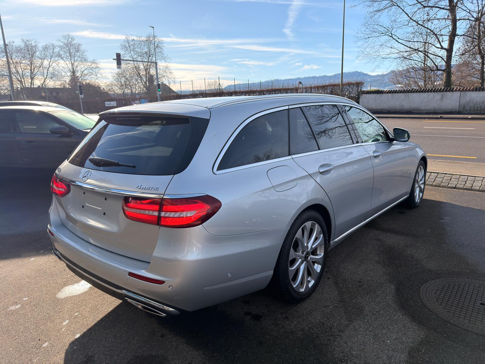 MERCEDES-BENZ E 200 Avantgarde 4 Matic 9G-Tronic-image-1