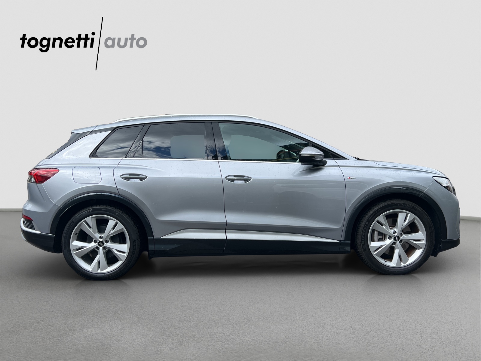 AUDI Q4 e-tron 50 quattro-image-2