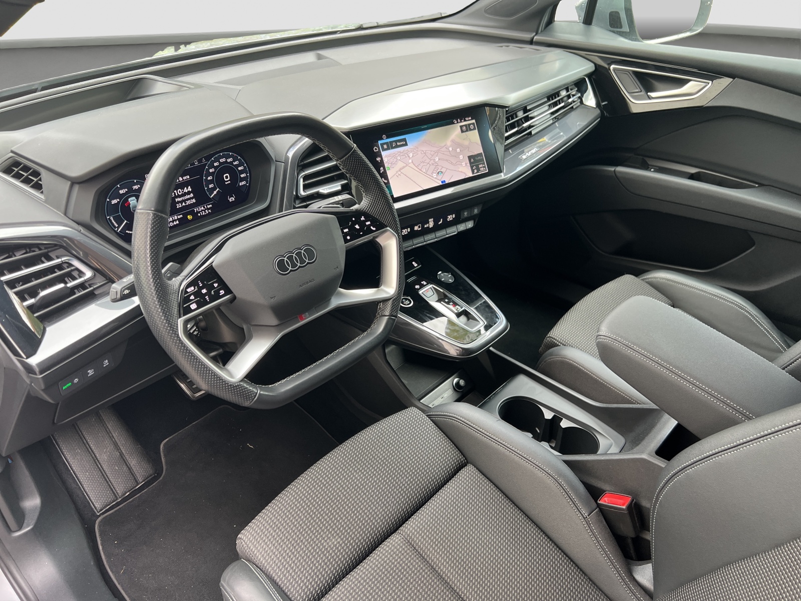 AUDI Q4 e-tron 50 quattro-image-7