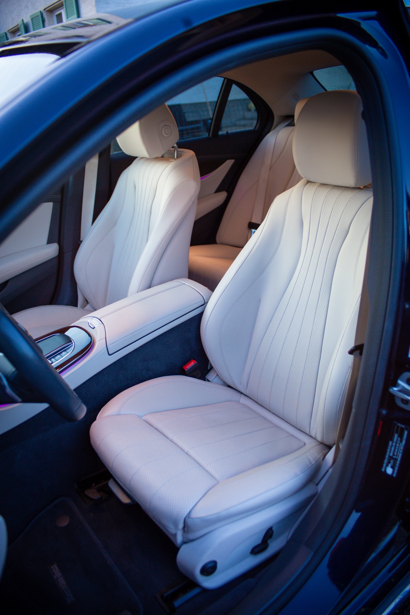 MERCEDES-BENZ E 300 e Exclusive 9G-Tronic-image-5