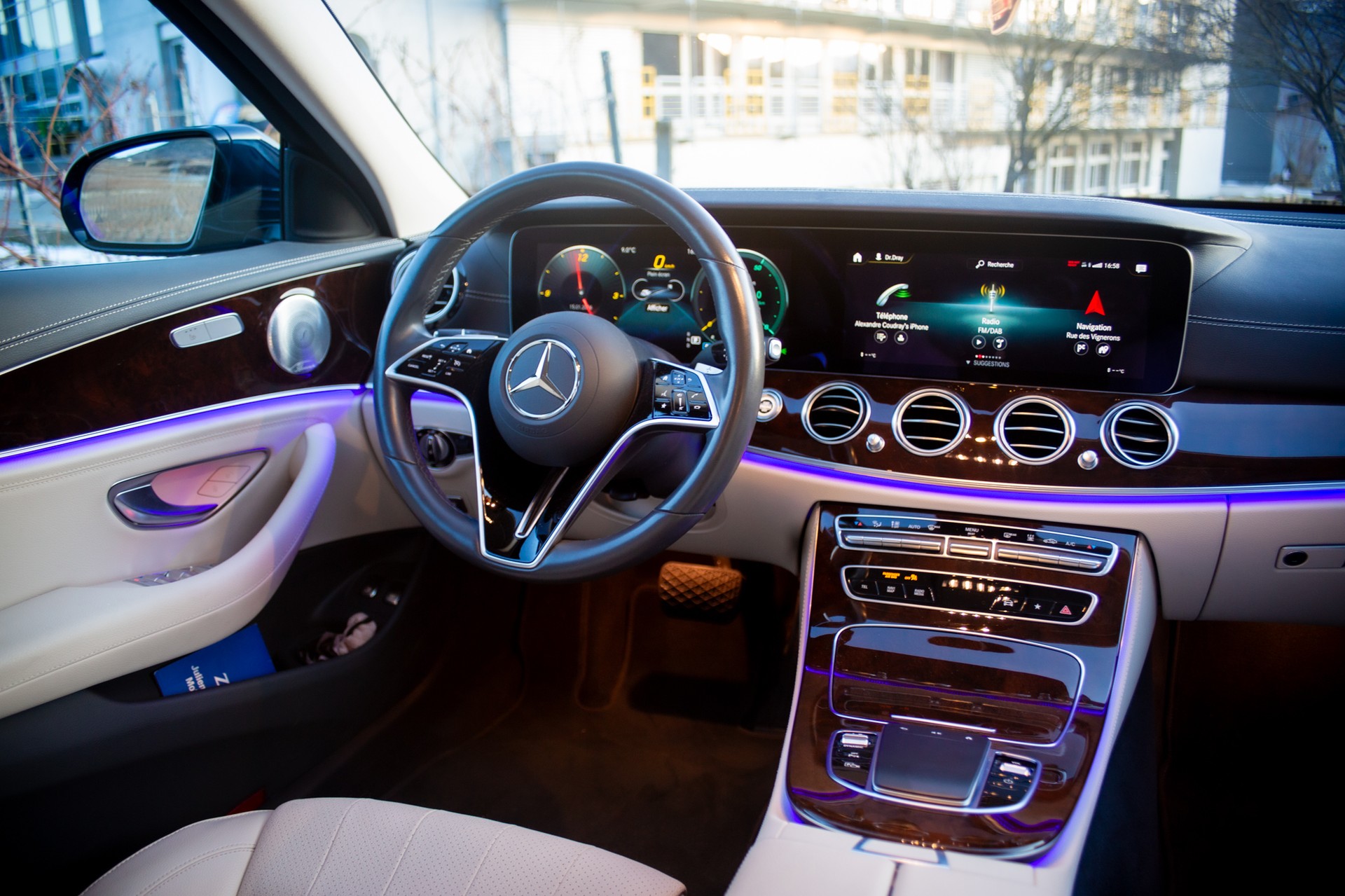 MERCEDES-BENZ E 300 e Exclusive 9G-Tronic-image-15