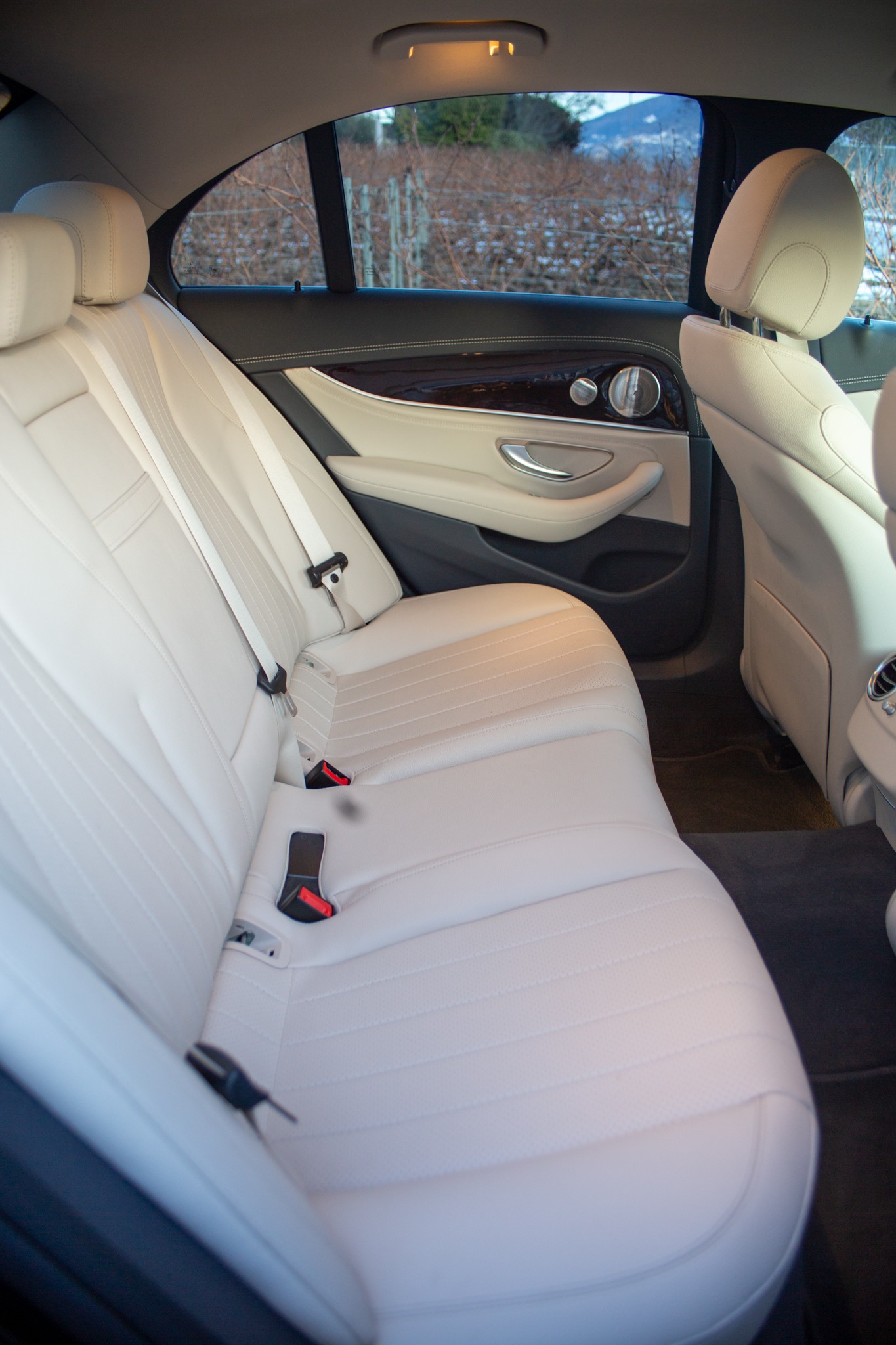 MERCEDES-BENZ E 300 e Exclusive 9G-Tronic-image-13
