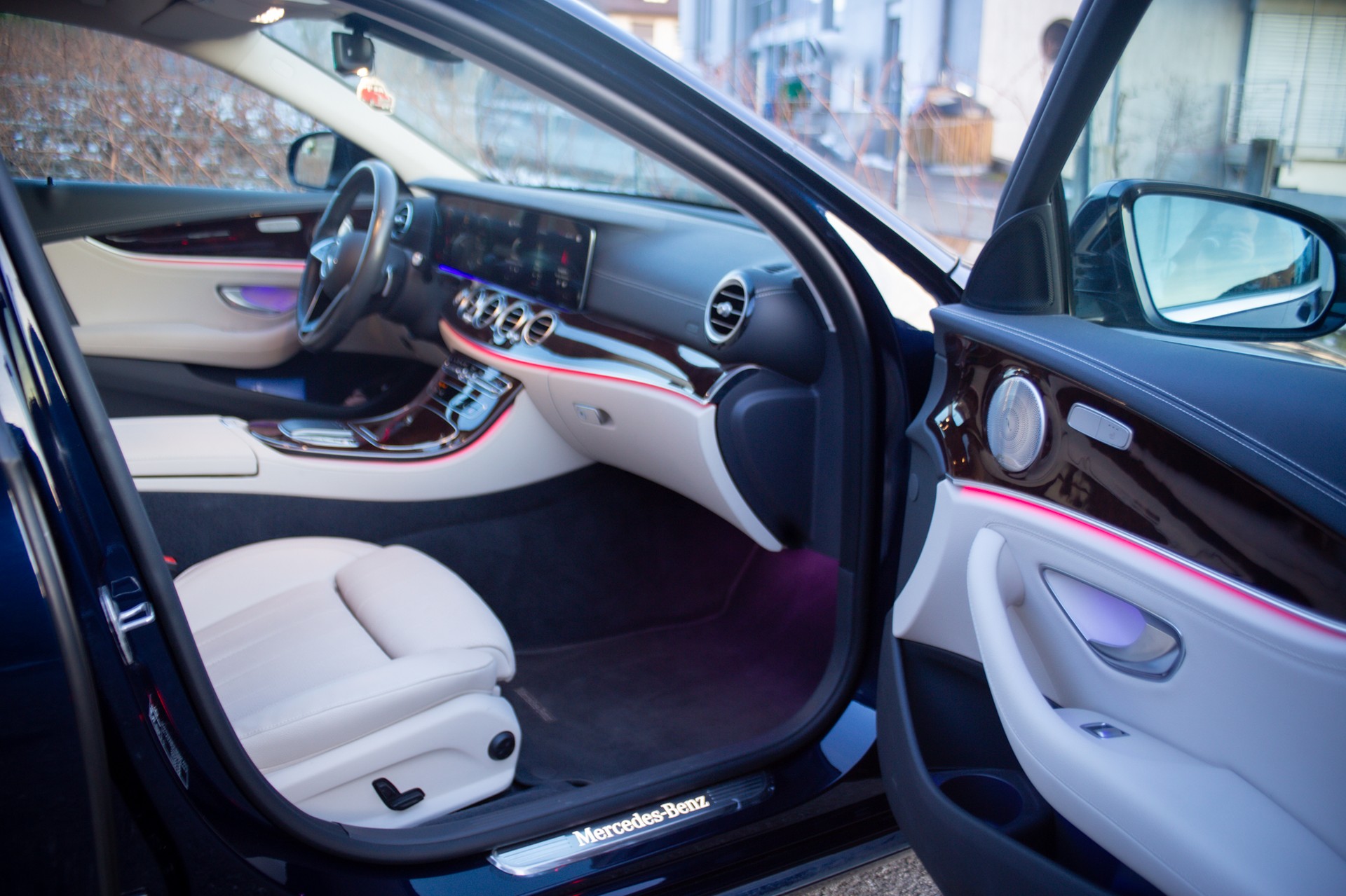 MERCEDES-BENZ E 300 e Exclusive 9G-Tronic-image-4