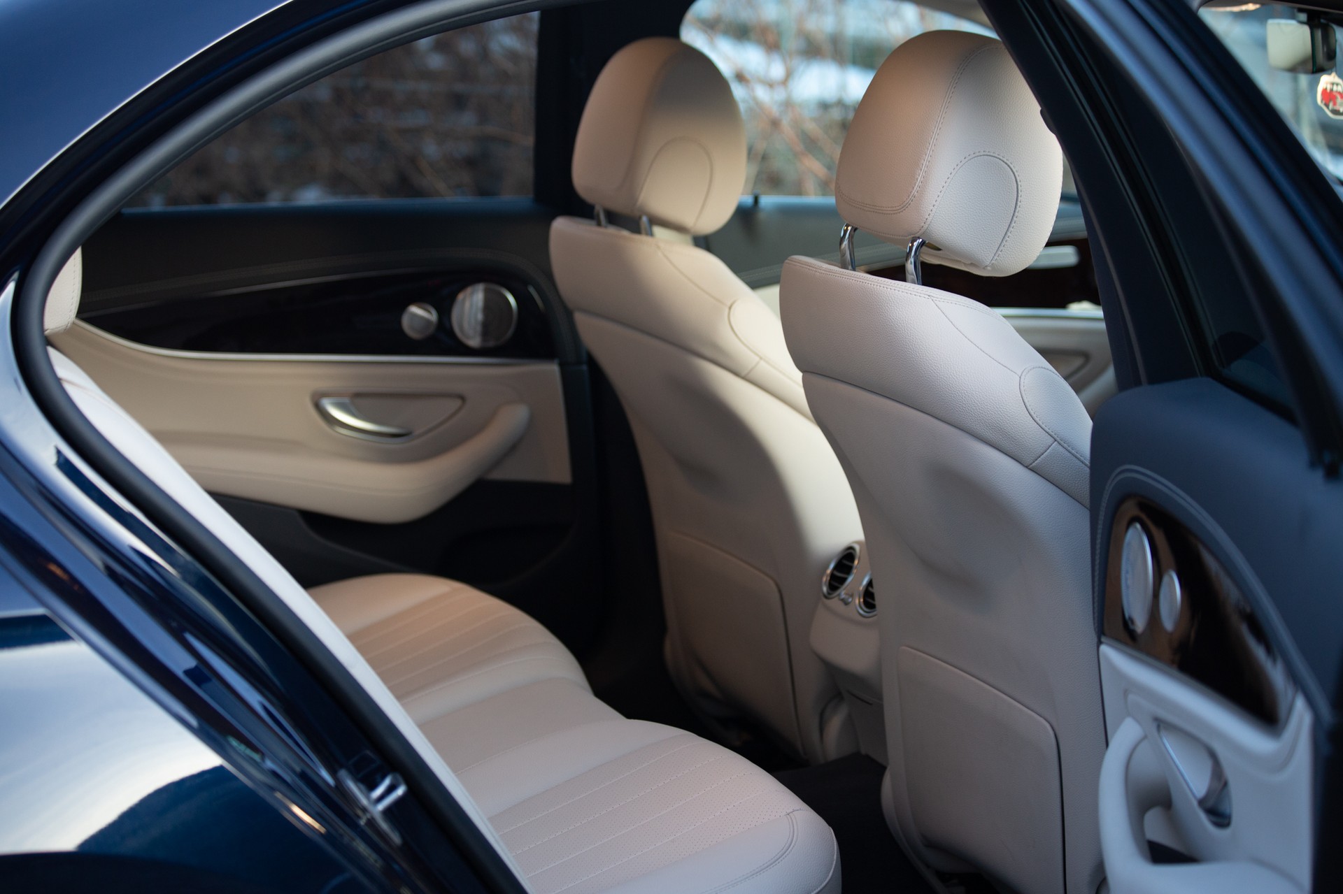 MERCEDES-BENZ E 300 e Exclusive 9G-Tronic-image-8