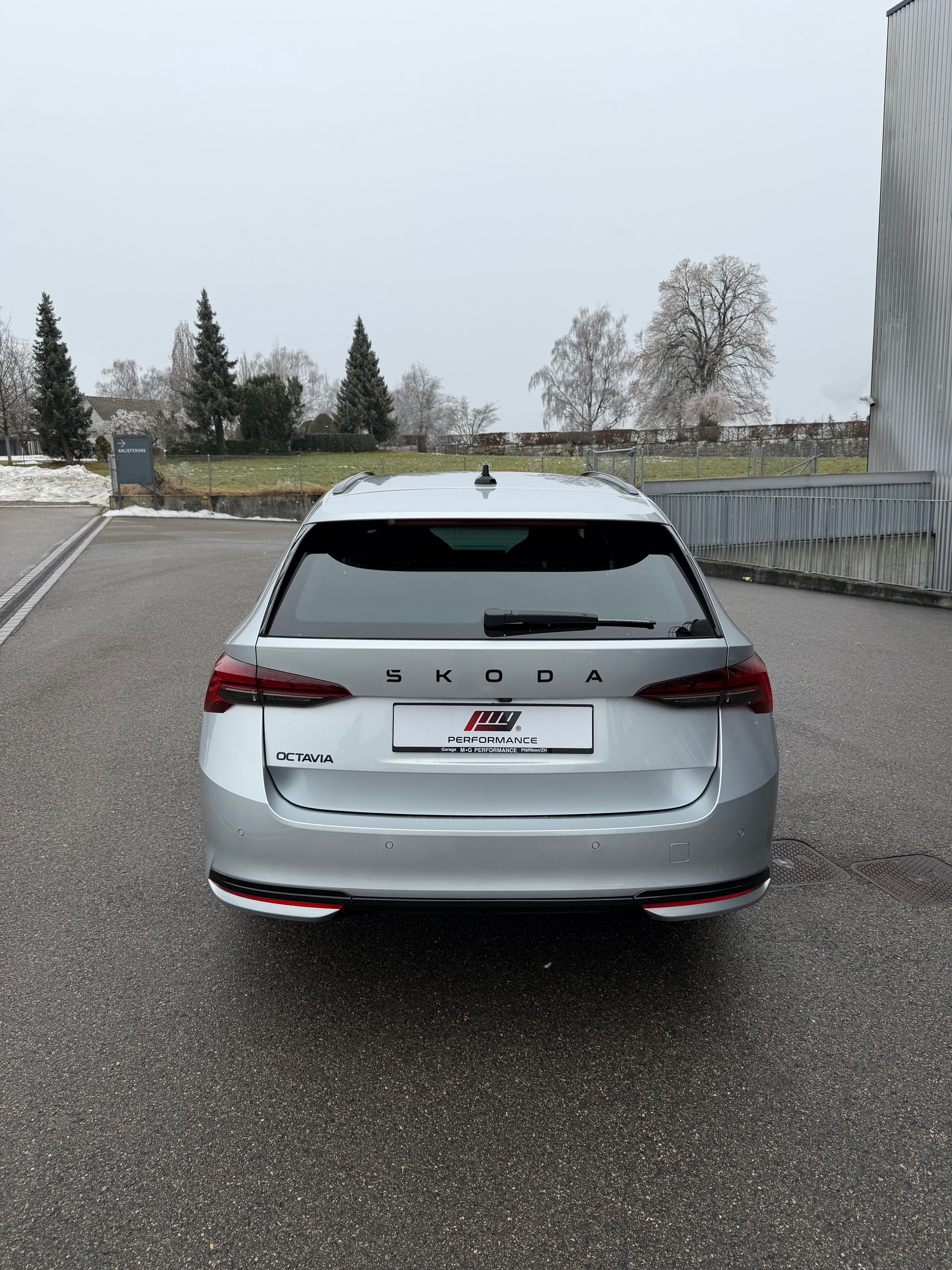 SKODA Octavia Combi 1.5 TSI mHEV DSG Sport Line-image-3