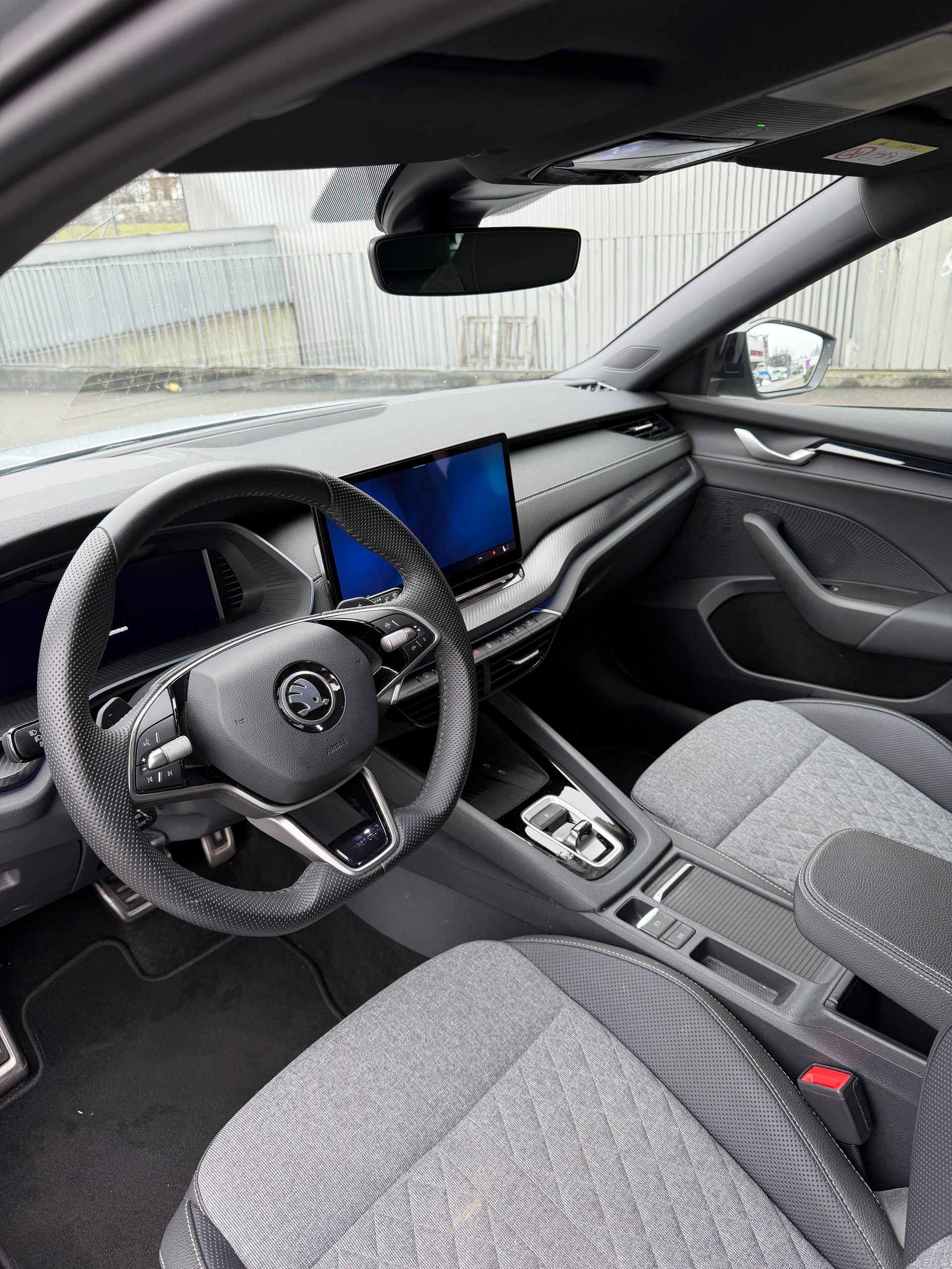 SKODA Octavia Combi 1.5 TSI mHEV DSG Sport Line-image-8