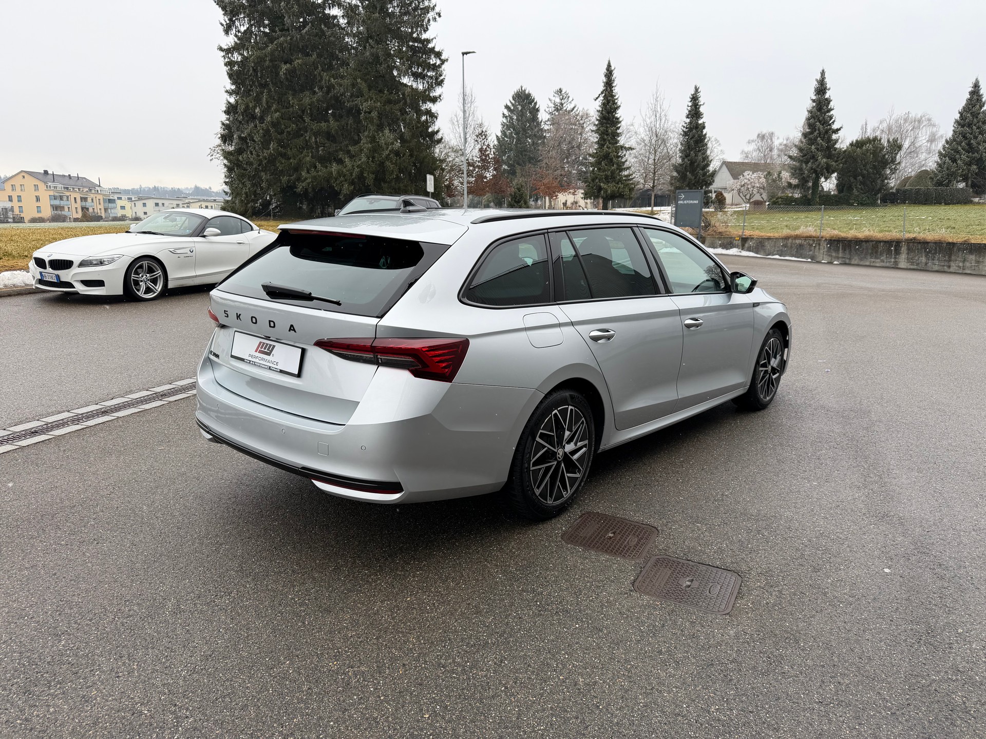 SKODA Octavia Combi 1.5 TSI mHEV DSG Sport Line-image-4