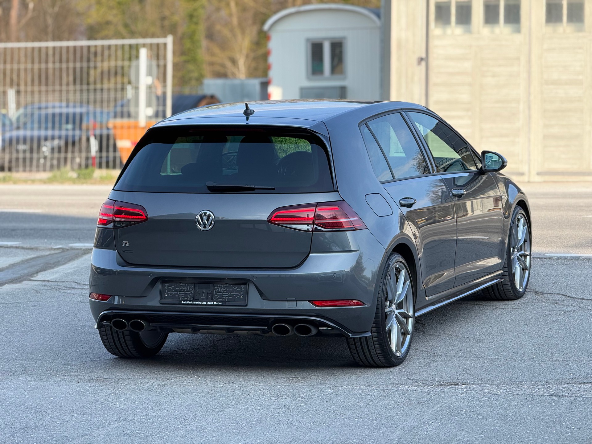 VW Golf 2.0 TSI R 4Motion DSG-image-4