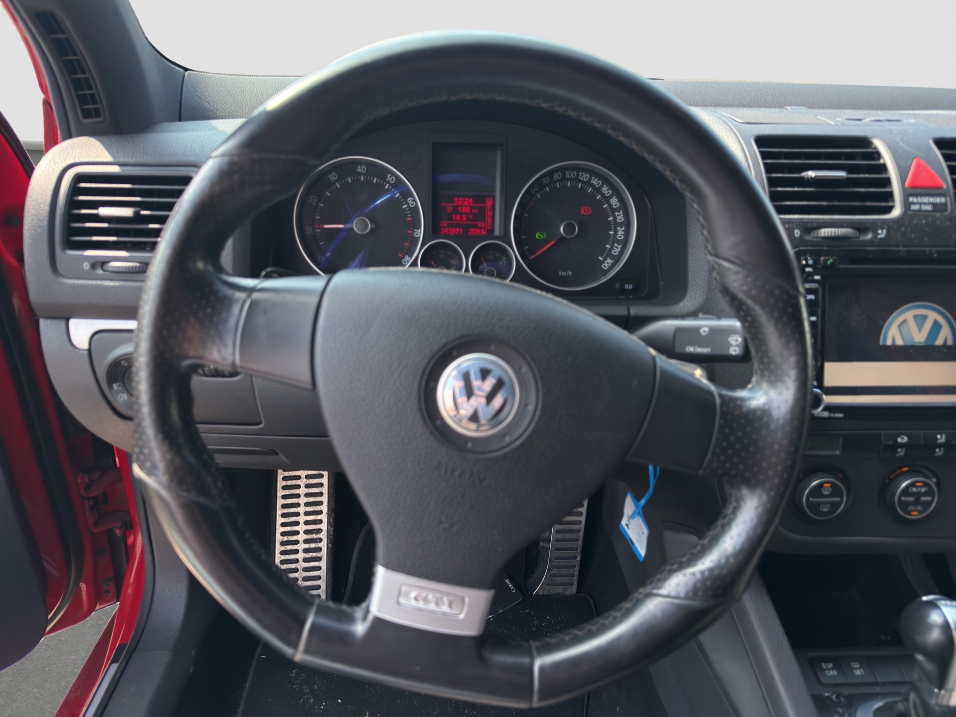 VW Golf 2.0 TFSI GTI ** Frisch ab MFK und Service **-image-10