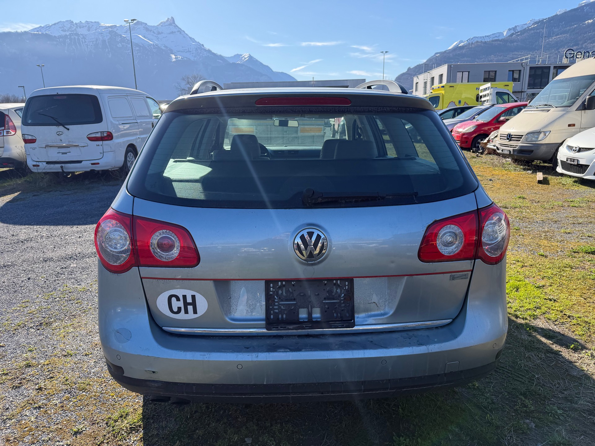 VW Passat Variant 2.0 TDI Trendline-image-6