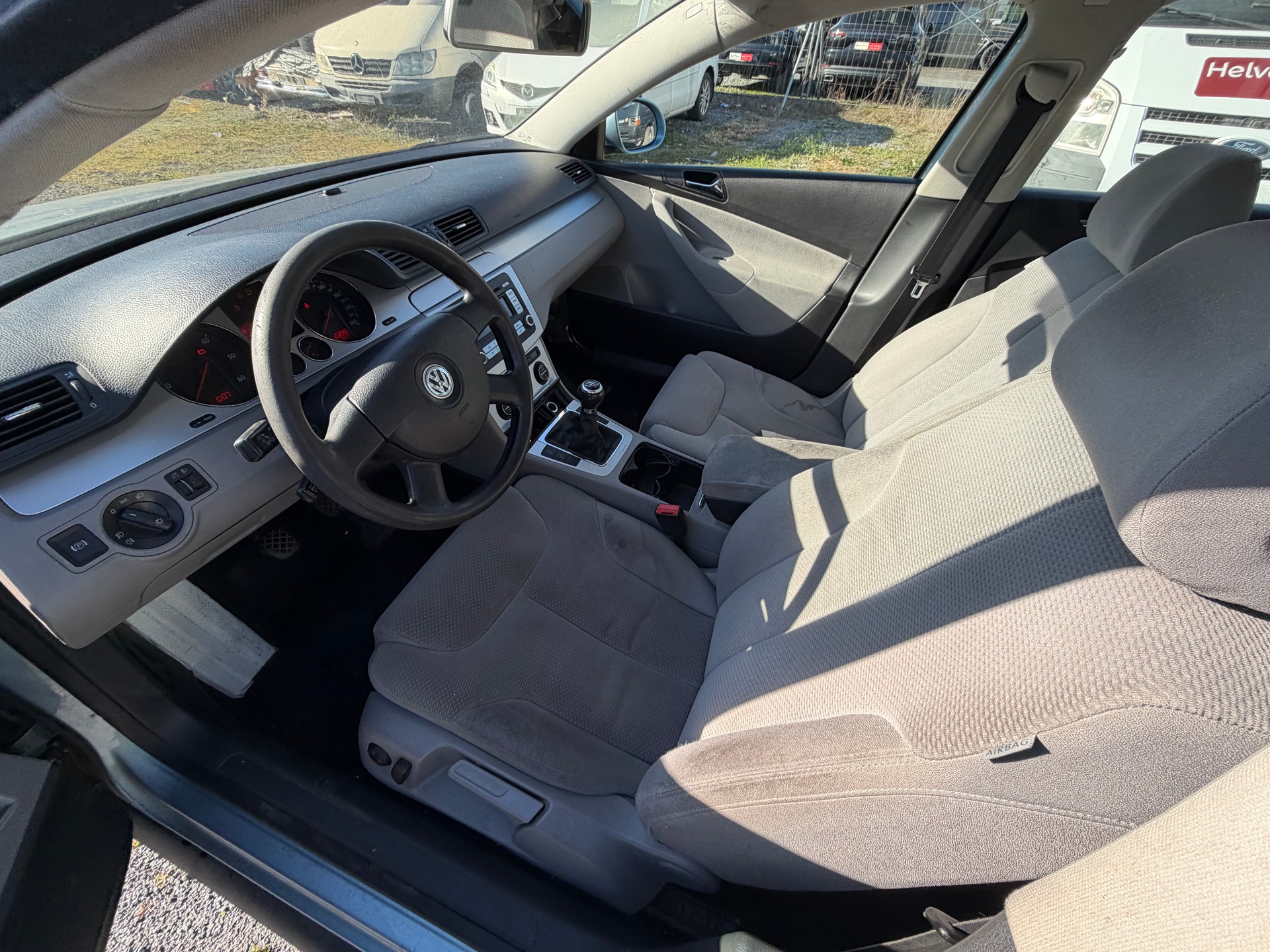 VW Passat Variant 2.0 TDI Trendline-image-10