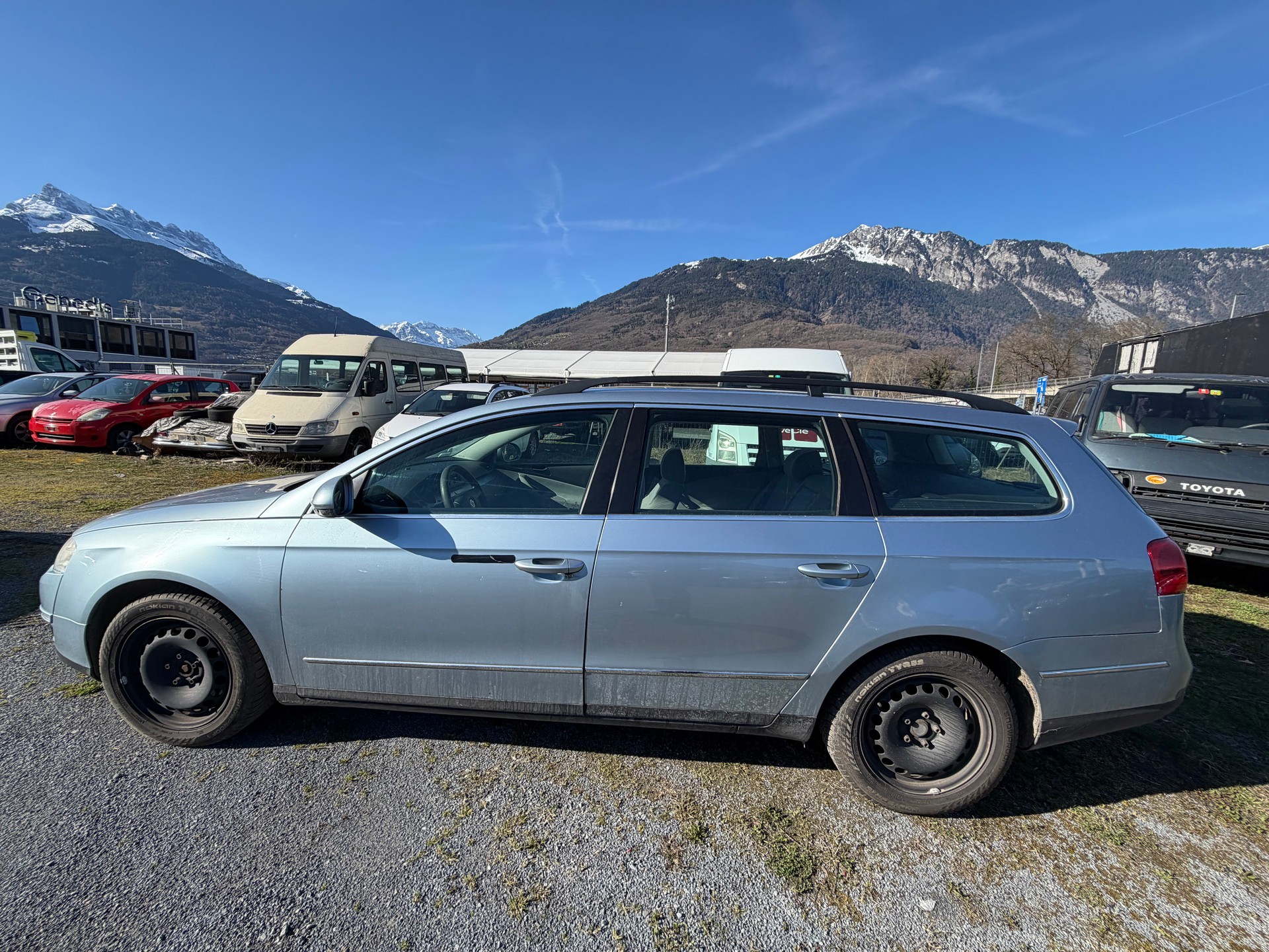 VW Passat Variant 2.0 TDI Trendline-image-8
