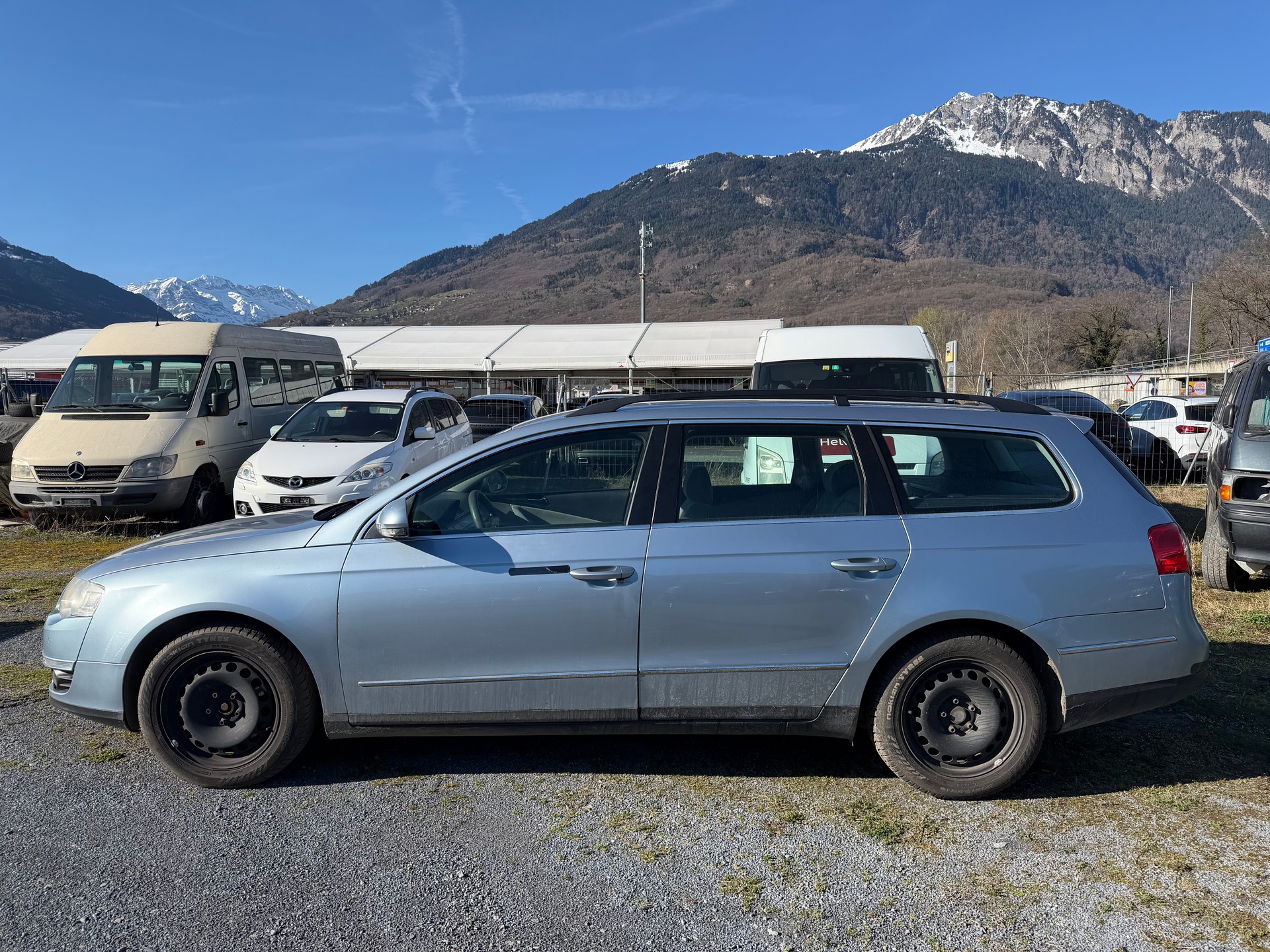 VW Passat Variant 2.0 TDI Trendline-image-1