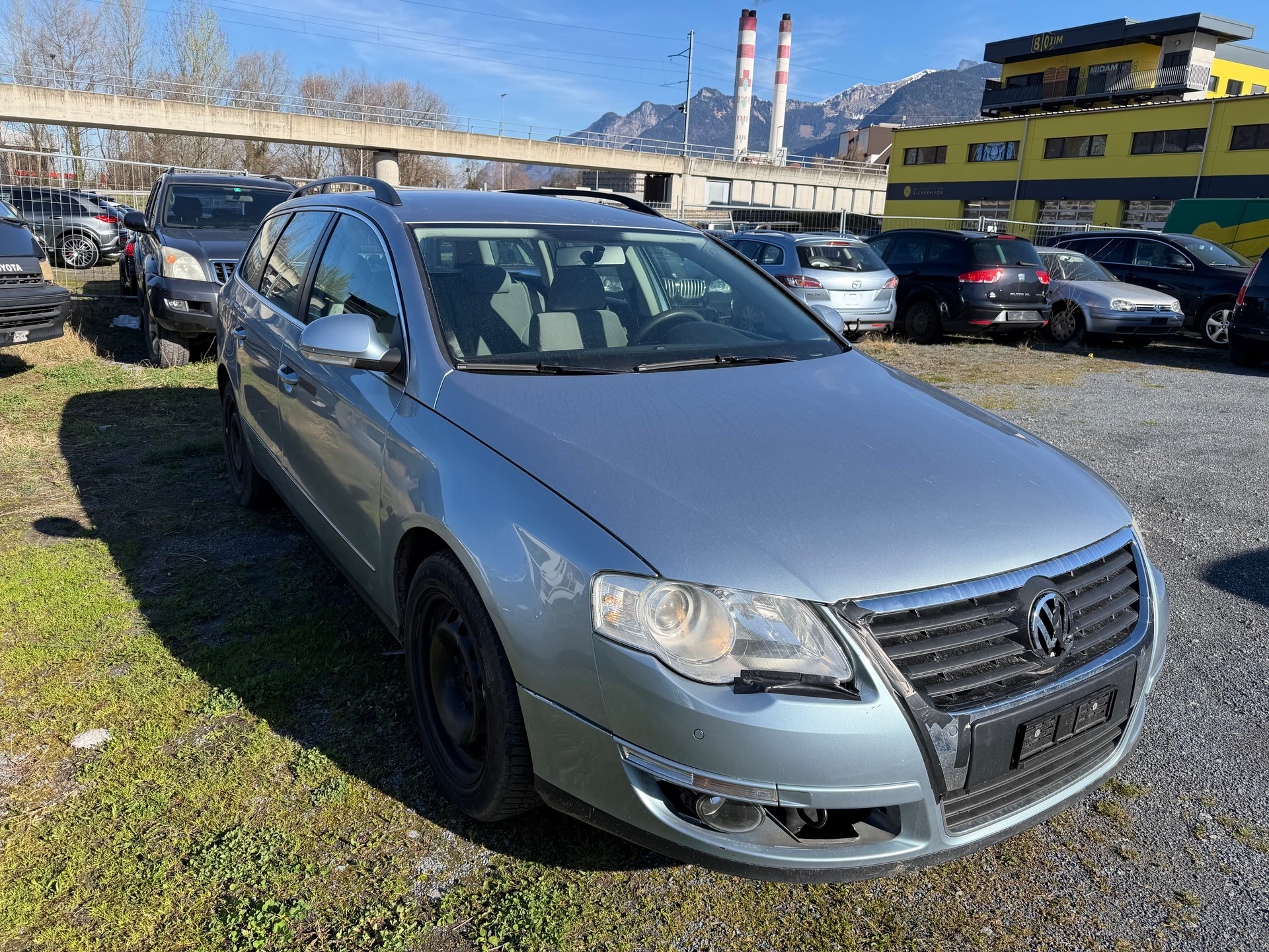 VW Passat Variant 2.0 TDI Trendline-image-3