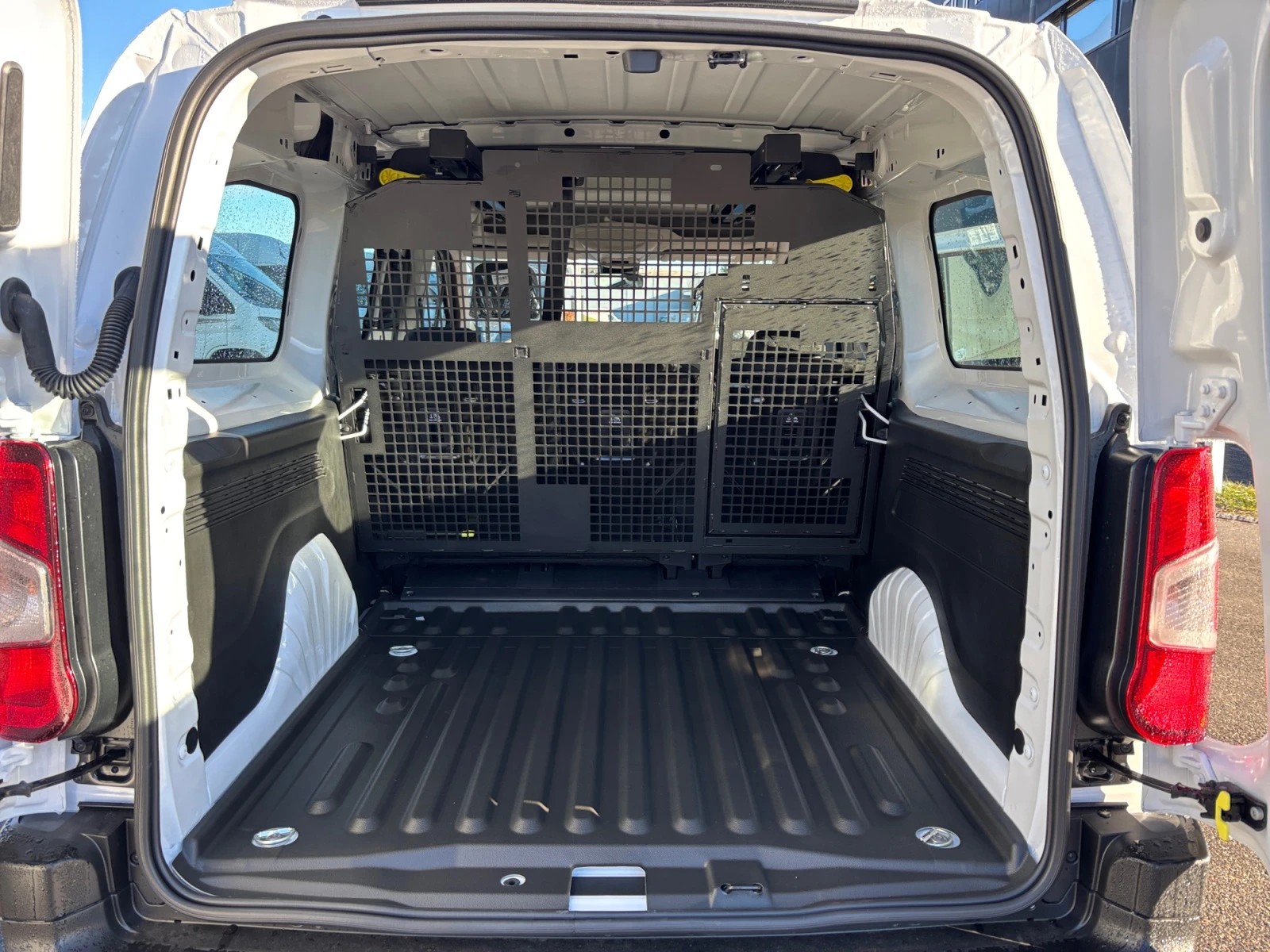 FIAT Doblo 1.5 BlueHDi L2 950kg A-image-4