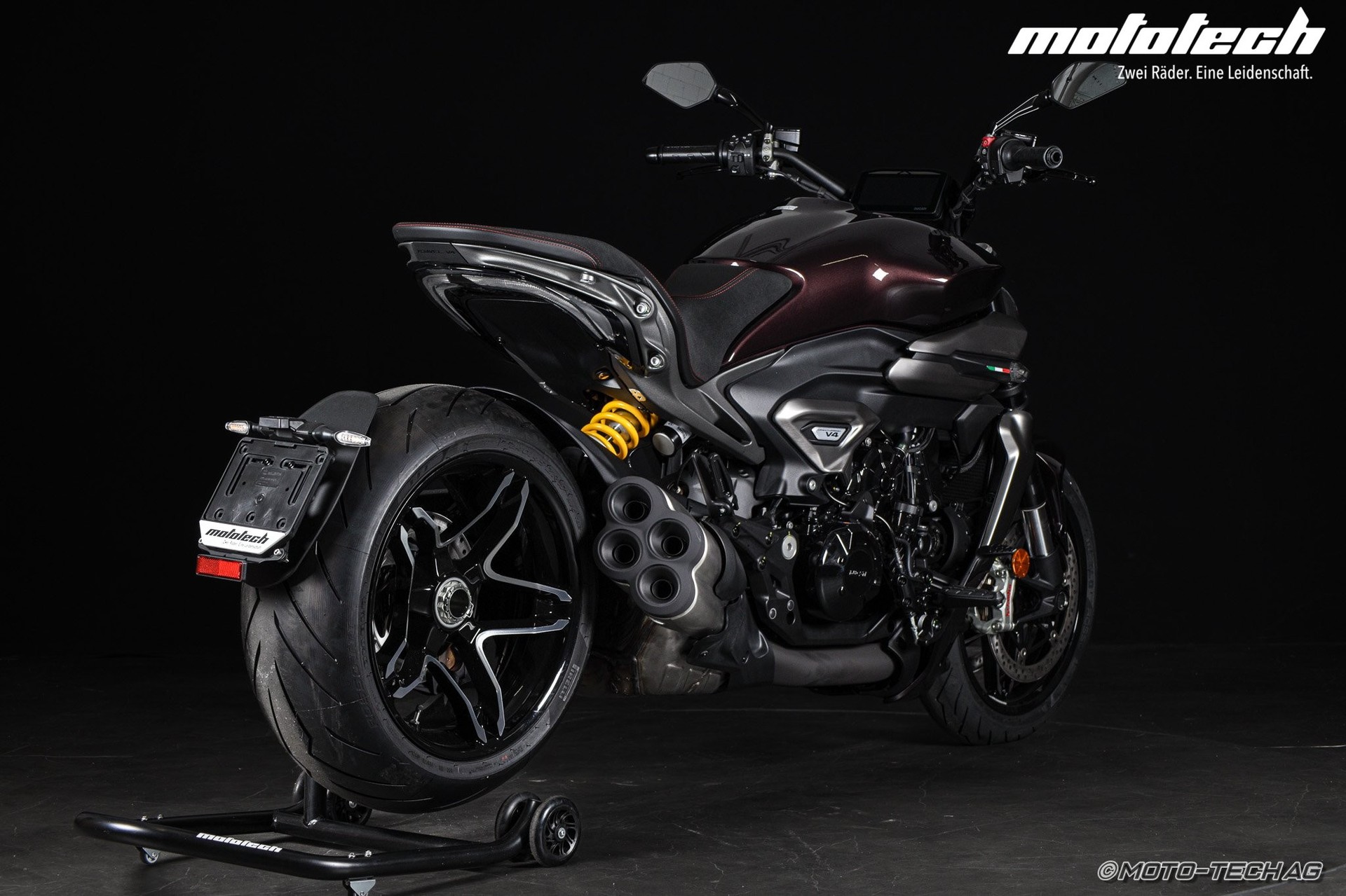 DUCATI X Diavel V4 / 4 JAHRE GARANTIE-showroom-element-3