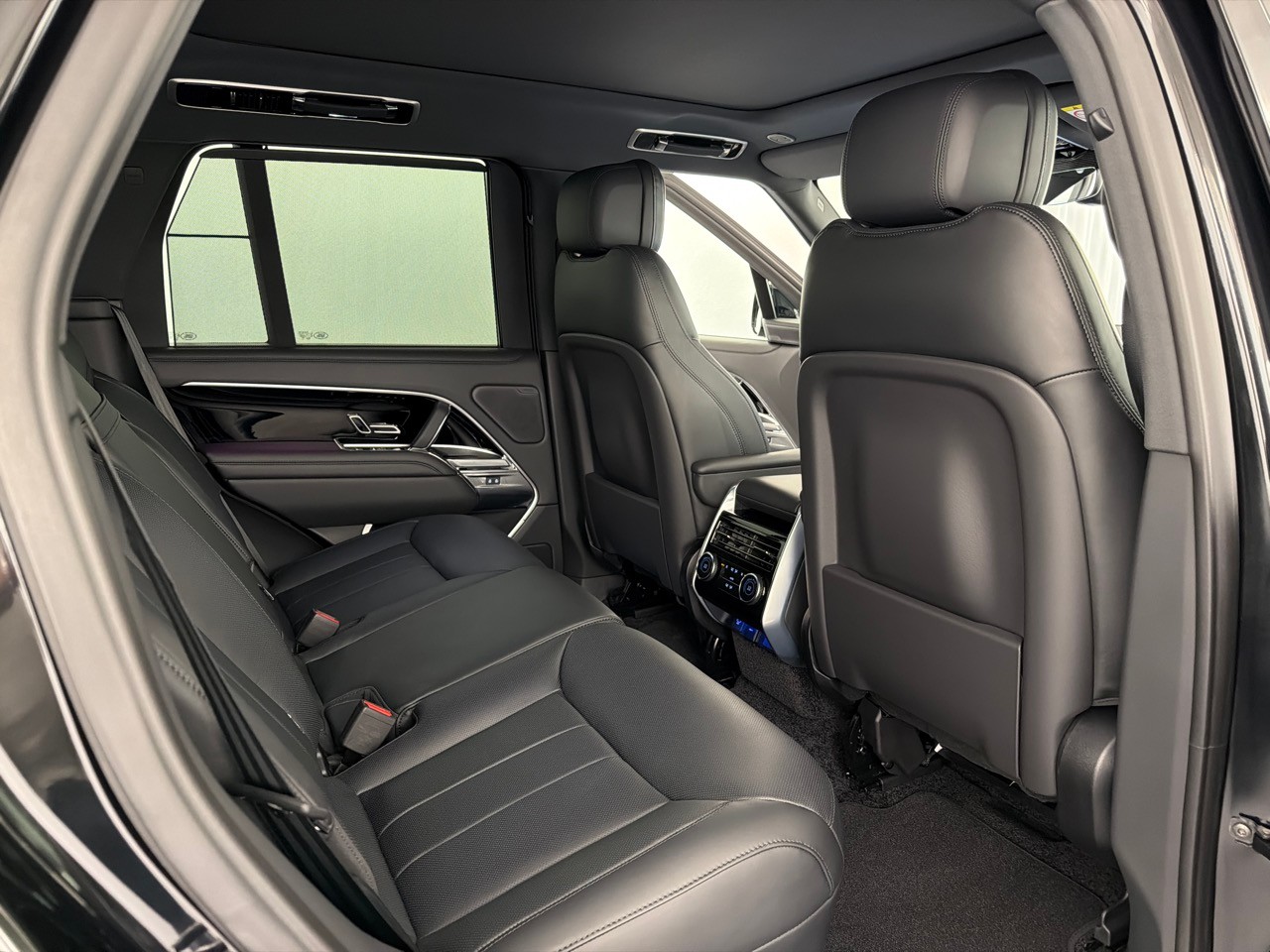LAND ROVER RR P460e PHEV HSE-image-10
