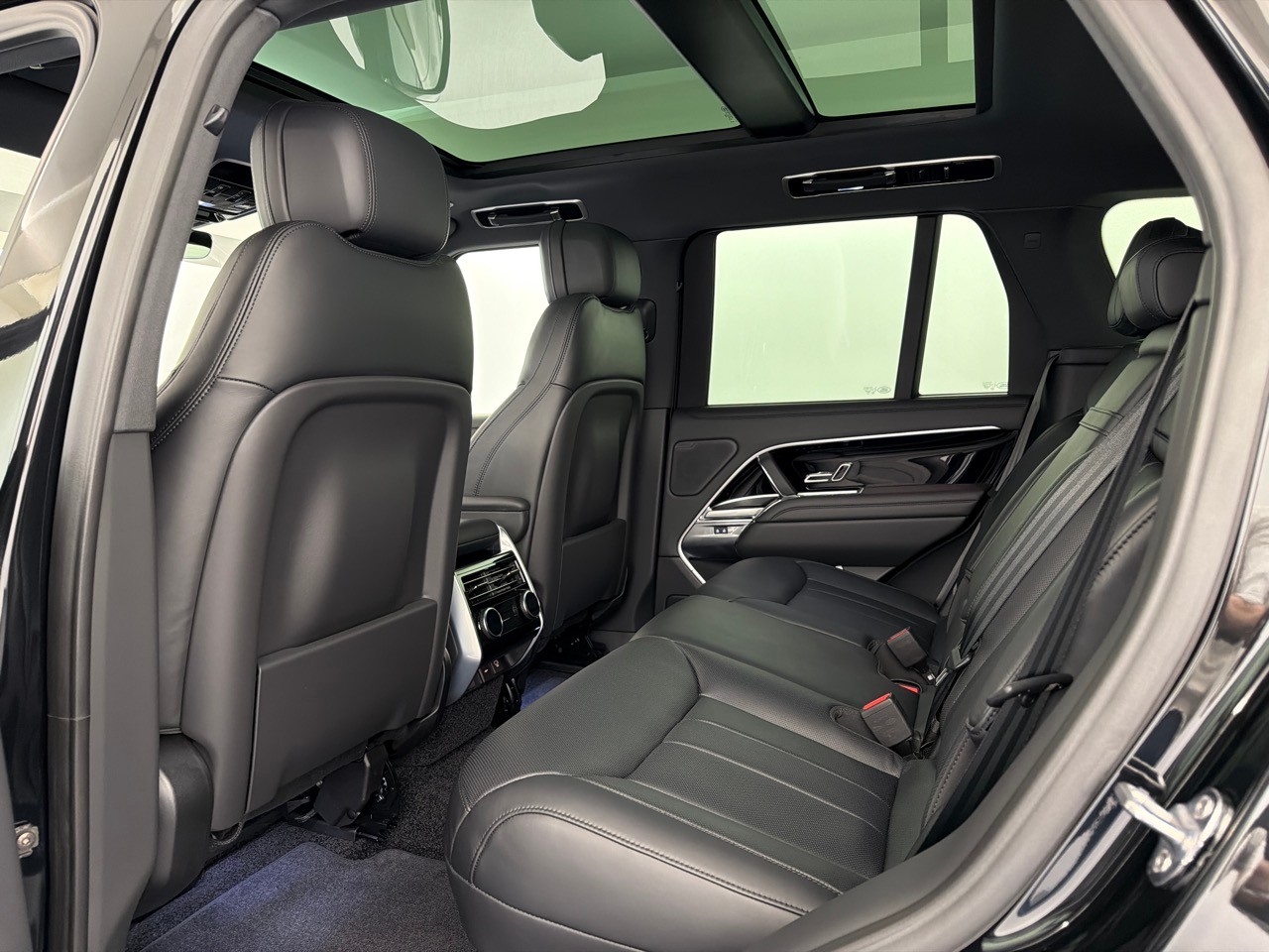 LAND ROVER RR P460e PHEV HSE-image-5