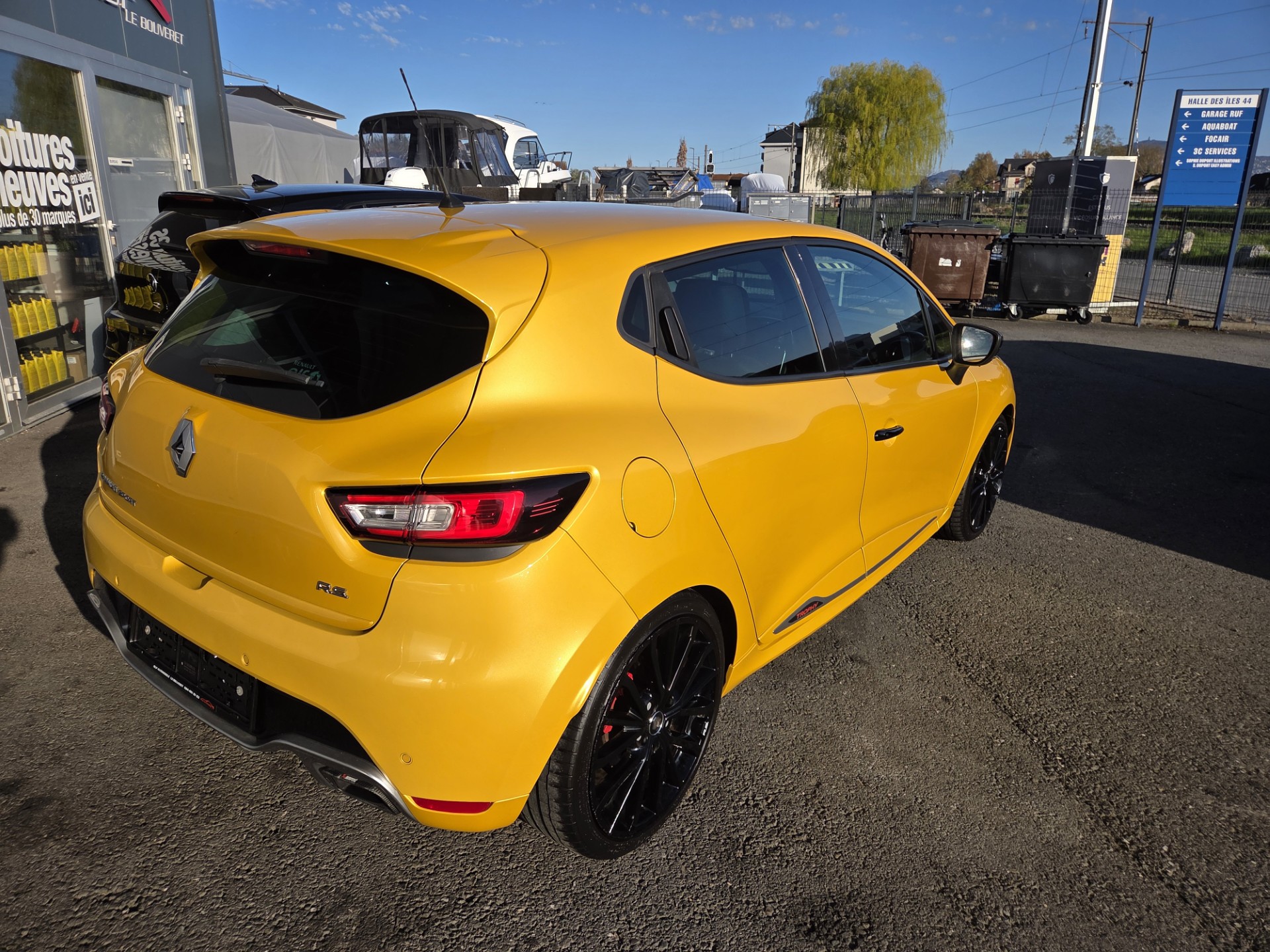 RENAULT Clio 1.6 T RS 220 Trophy EDC-image-4