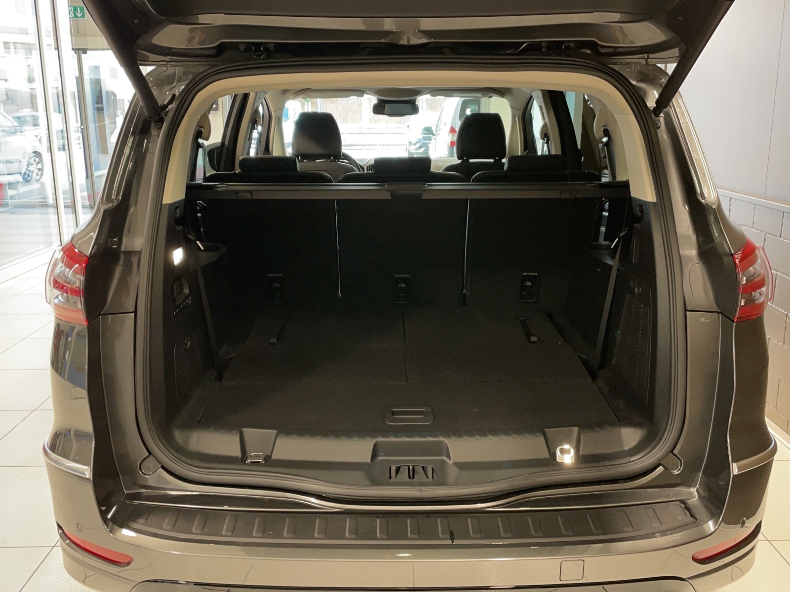 FORD S-Max 2.5 Hybrid Vignale-image-12
