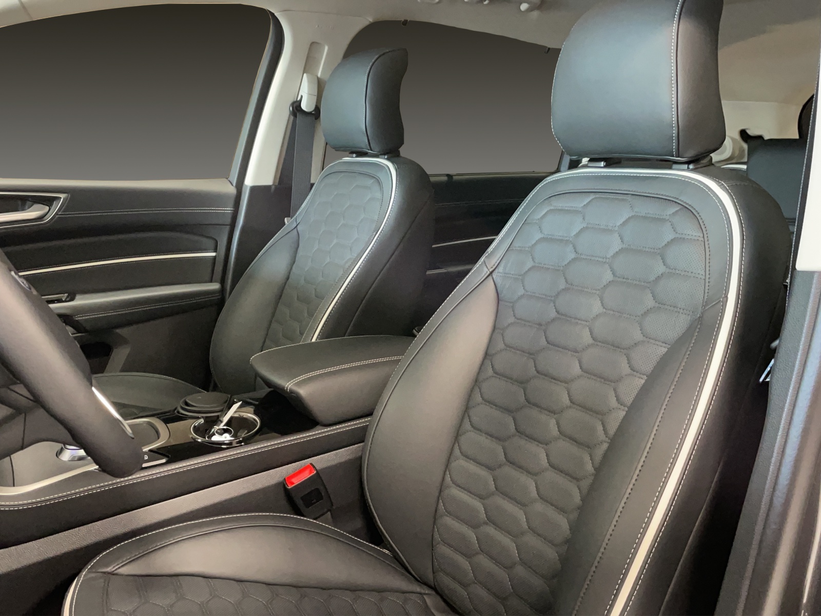 FORD S-Max 2.5 Hybrid Vignale-image-5