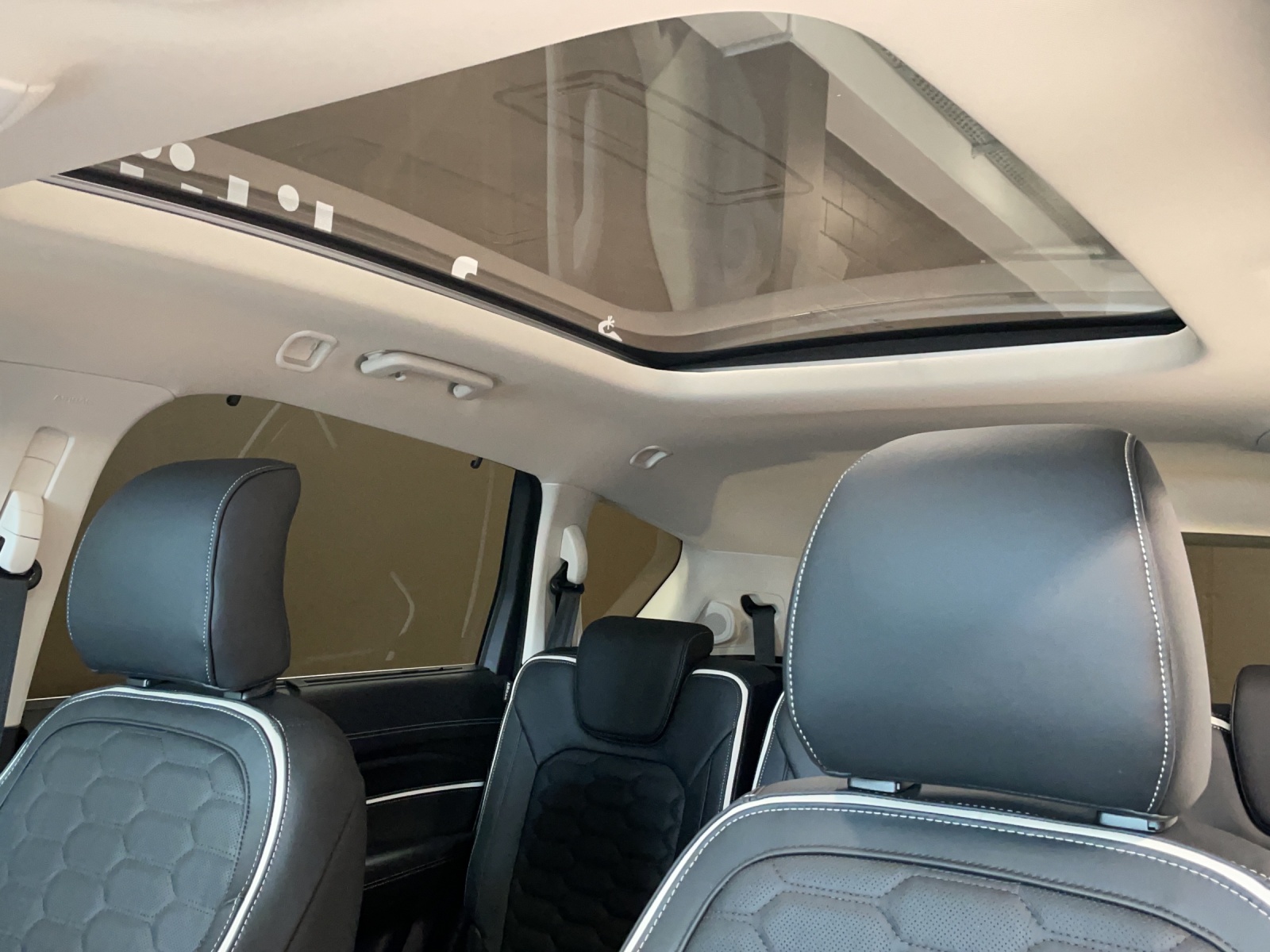 FORD S-Max 2.5 Hybrid Vignale-image-9