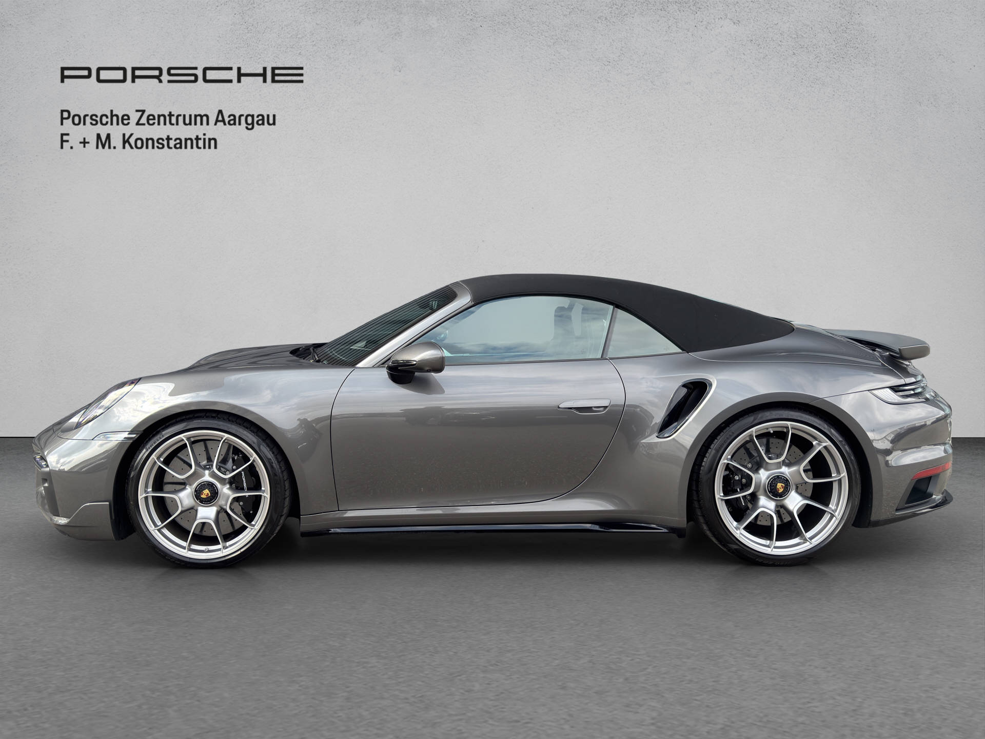 PORSCHE 911 Turbo S Cabriolet-image-2