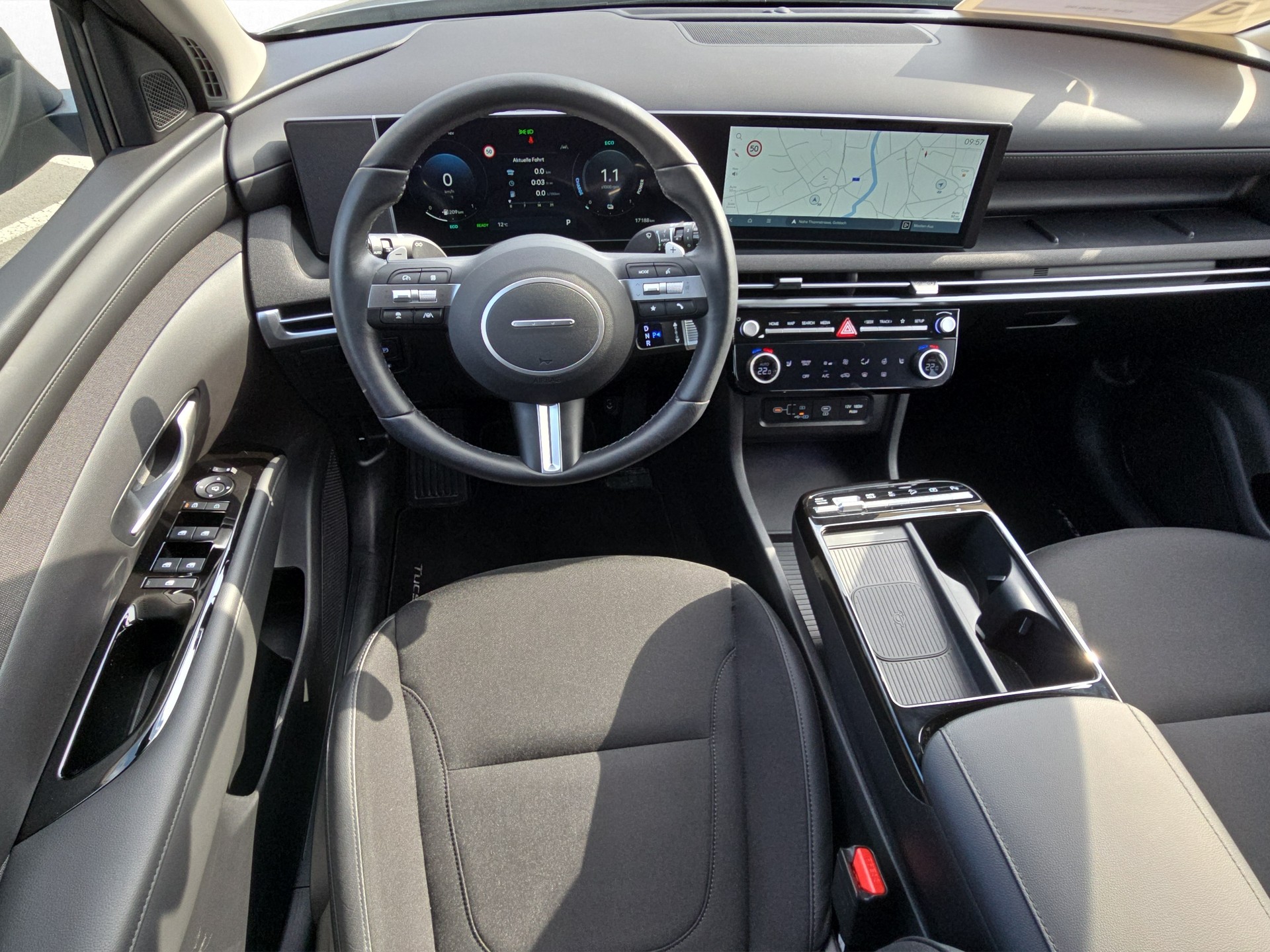 HYUNDAI Tucson 1.6 T-GDi Plug-in Hybrid Amplia 4WD-image-9