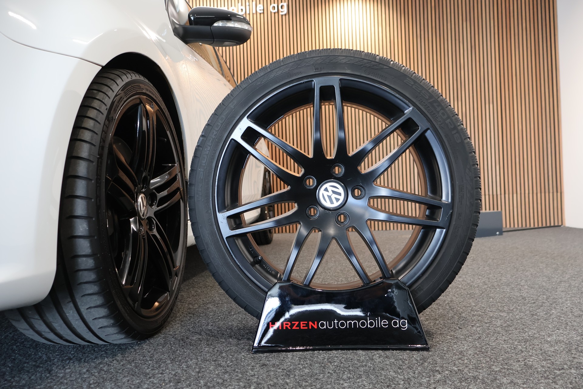 VW Golf 2.0 TSI R 4Motion DSG-image-29