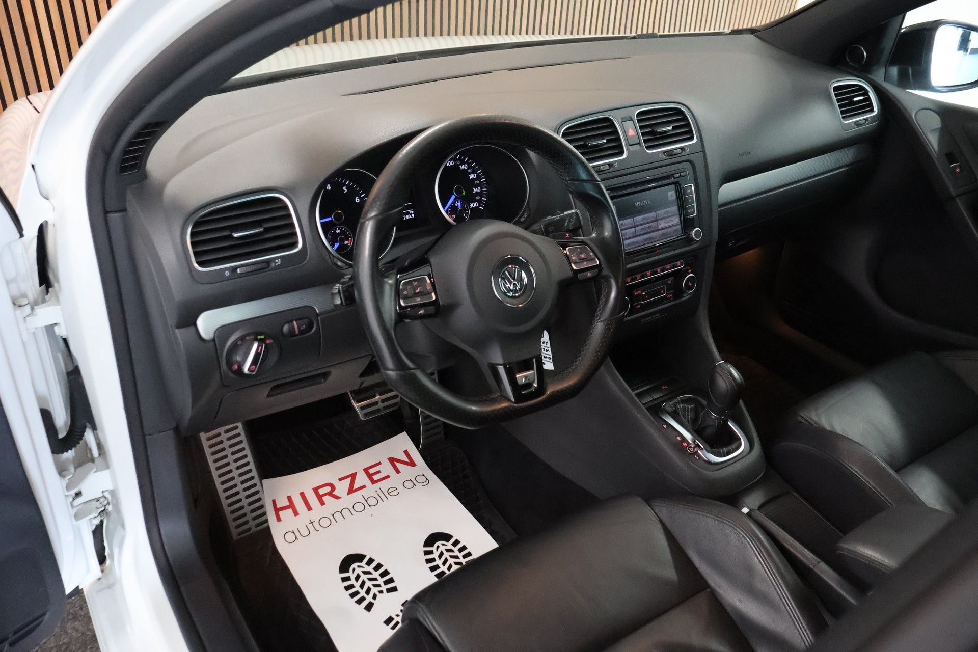 VW Golf 2.0 TSI R 4Motion DSG-image-9