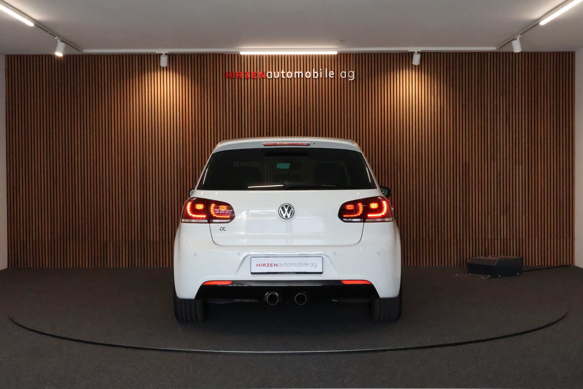 VW Golf 2.0 TSI R 4Motion DSG-image-3