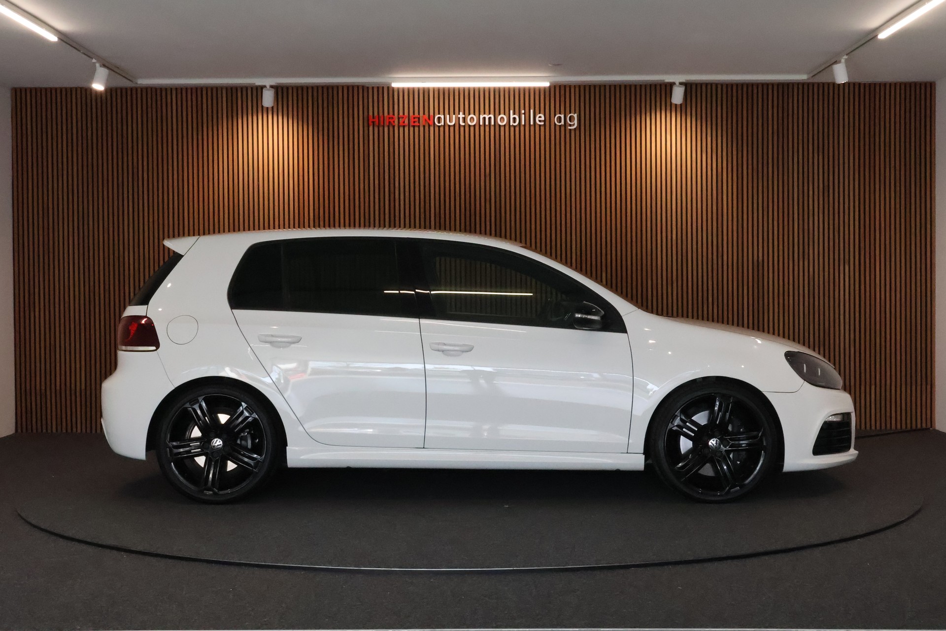 VW Golf 2.0 TSI R 4Motion DSG-image-5