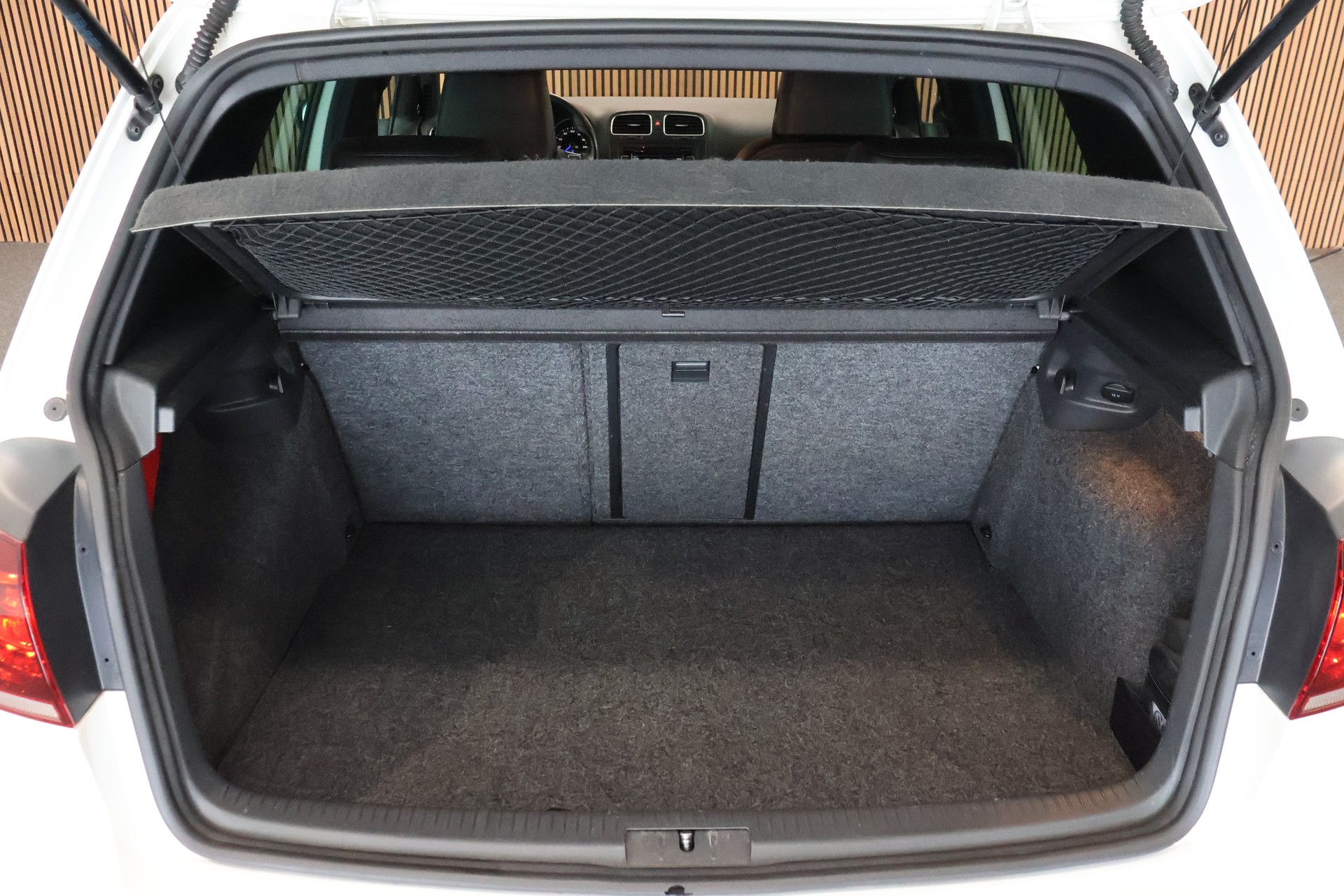 VW Golf 2.0 TSI R 4Motion DSG-image-11