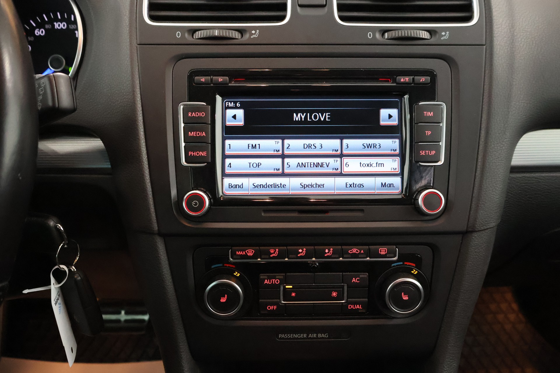 VW Golf 2.0 TSI R 4Motion DSG-image-17