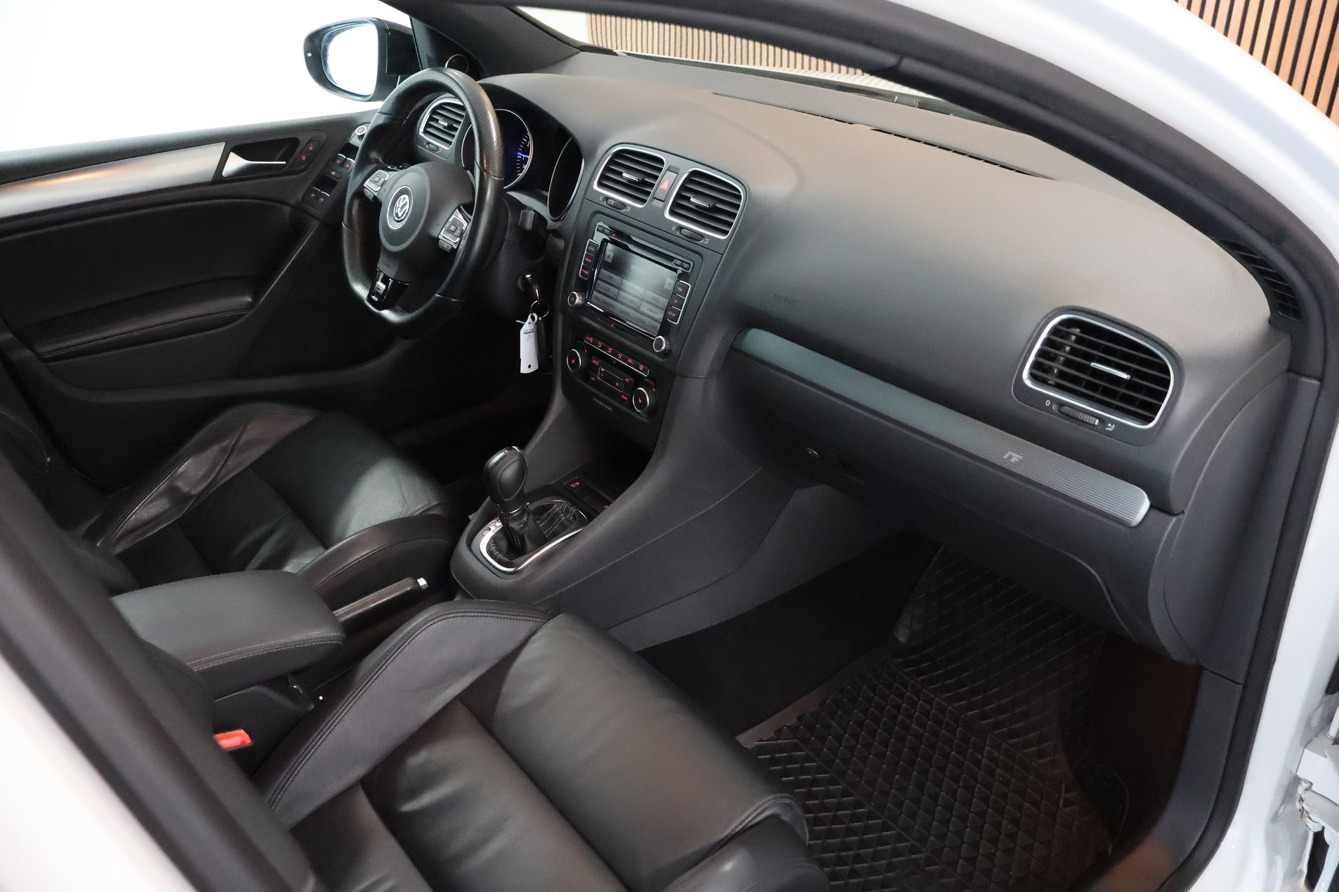 VW Golf 2.0 TSI R 4Motion DSG-image-13