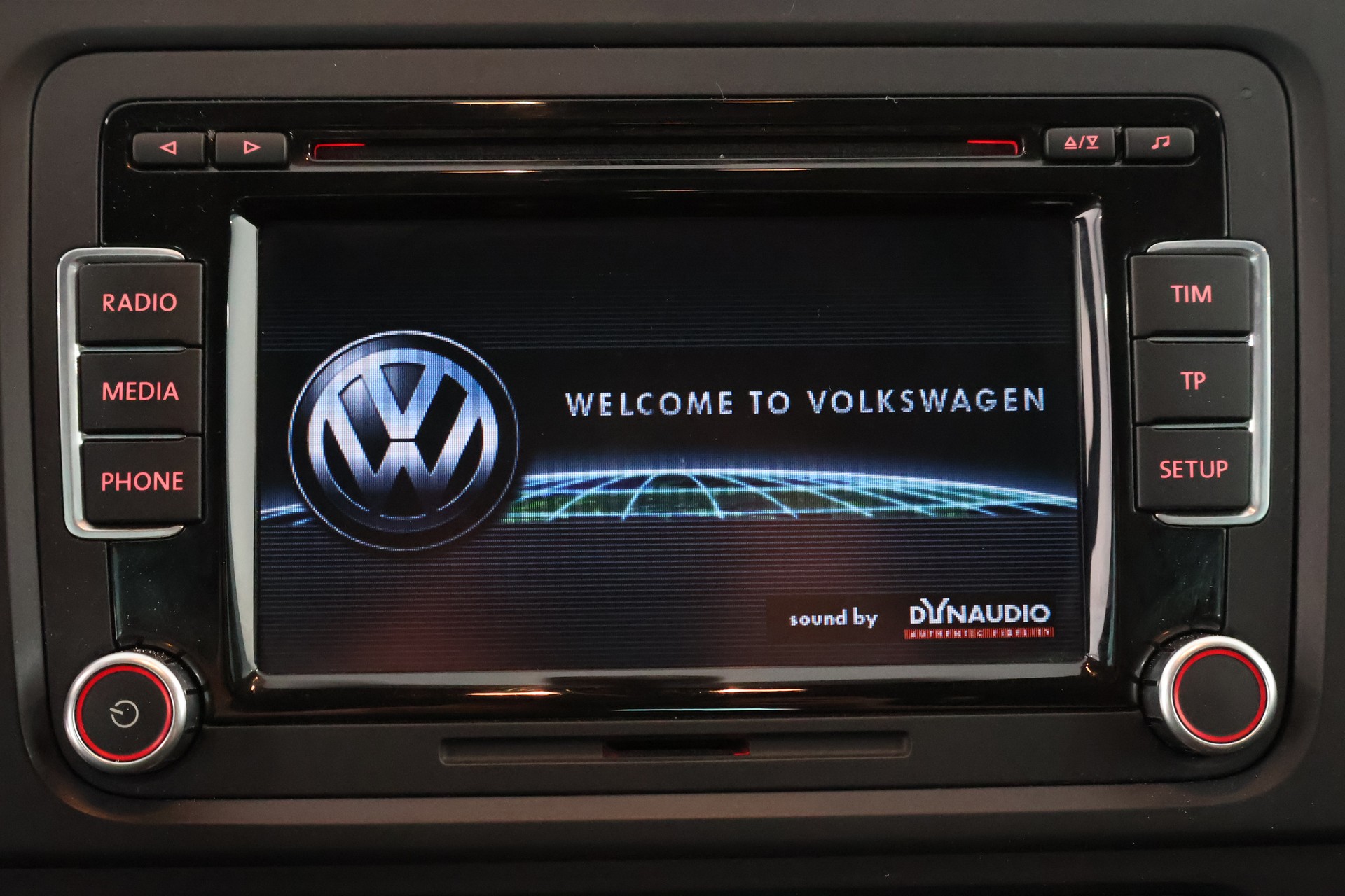 VW Golf 2.0 TSI R 4Motion DSG-image-18