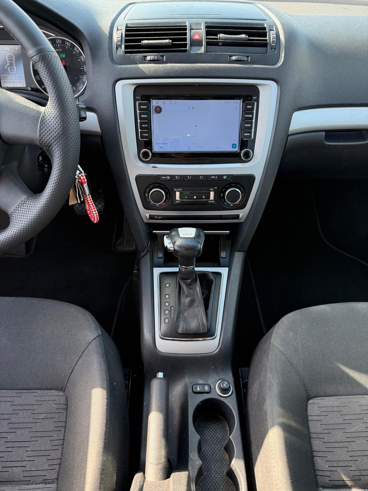 SKODA Octavia Combi 1.6 TDI Ambition DSG-image-11