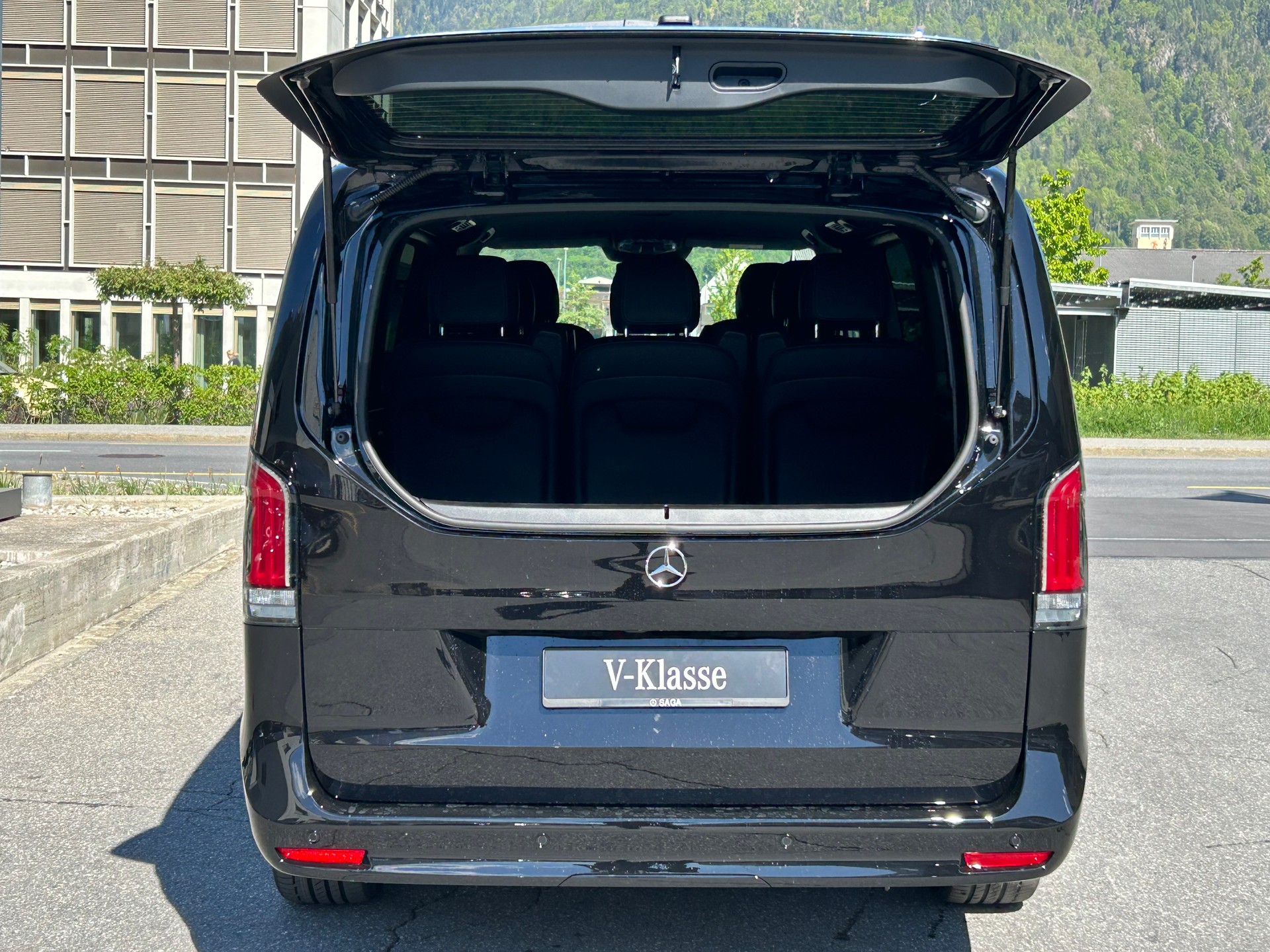 MERCEDES-BENZ V 300 d AVANTGARDE Extralang 4Matic-image-11