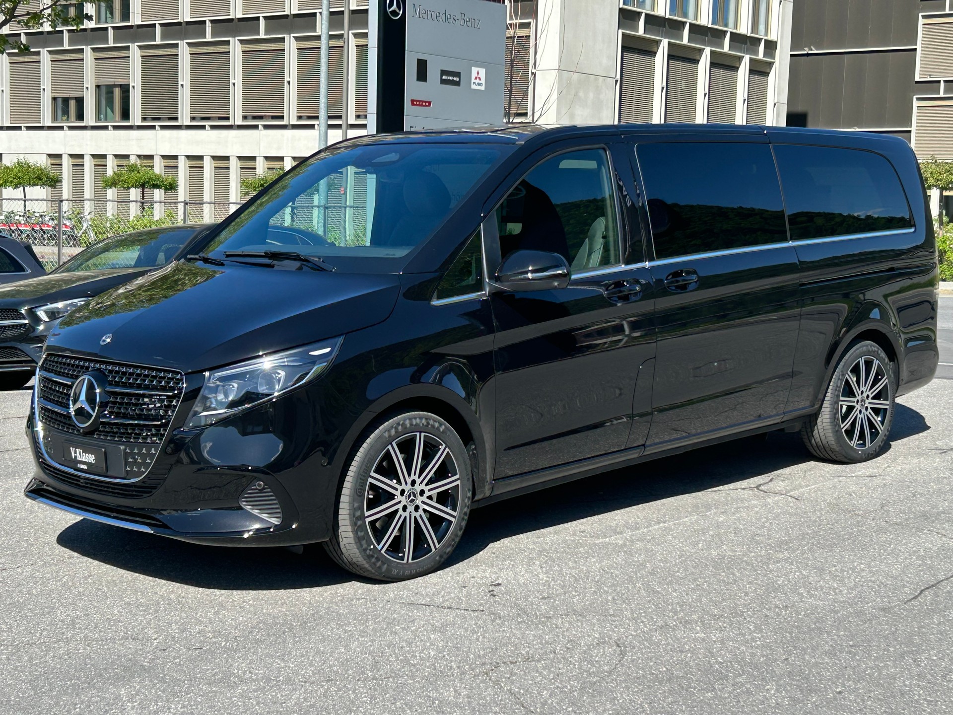 MERCEDES-BENZ V 300 d AVANTGARDE Extralang 4Matic-showroom-element-2