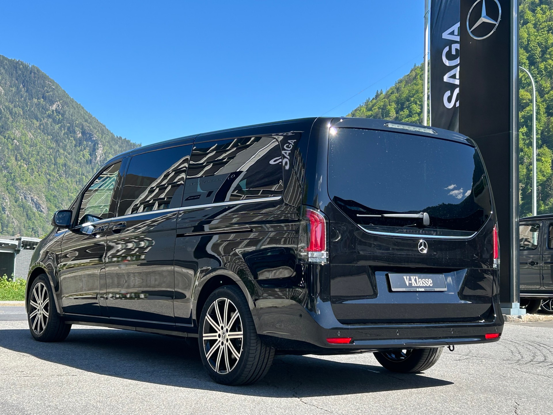MERCEDES-BENZ V 300 d AVANTGARDE Extralang 4Matic-image-9