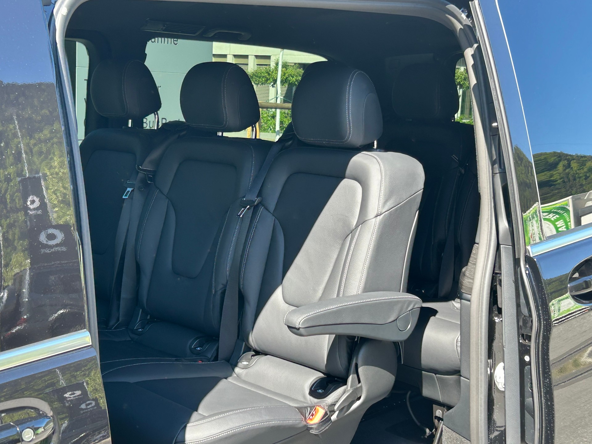 MERCEDES-BENZ V 300 d AVANTGARDE Extralang 4Matic-image-5